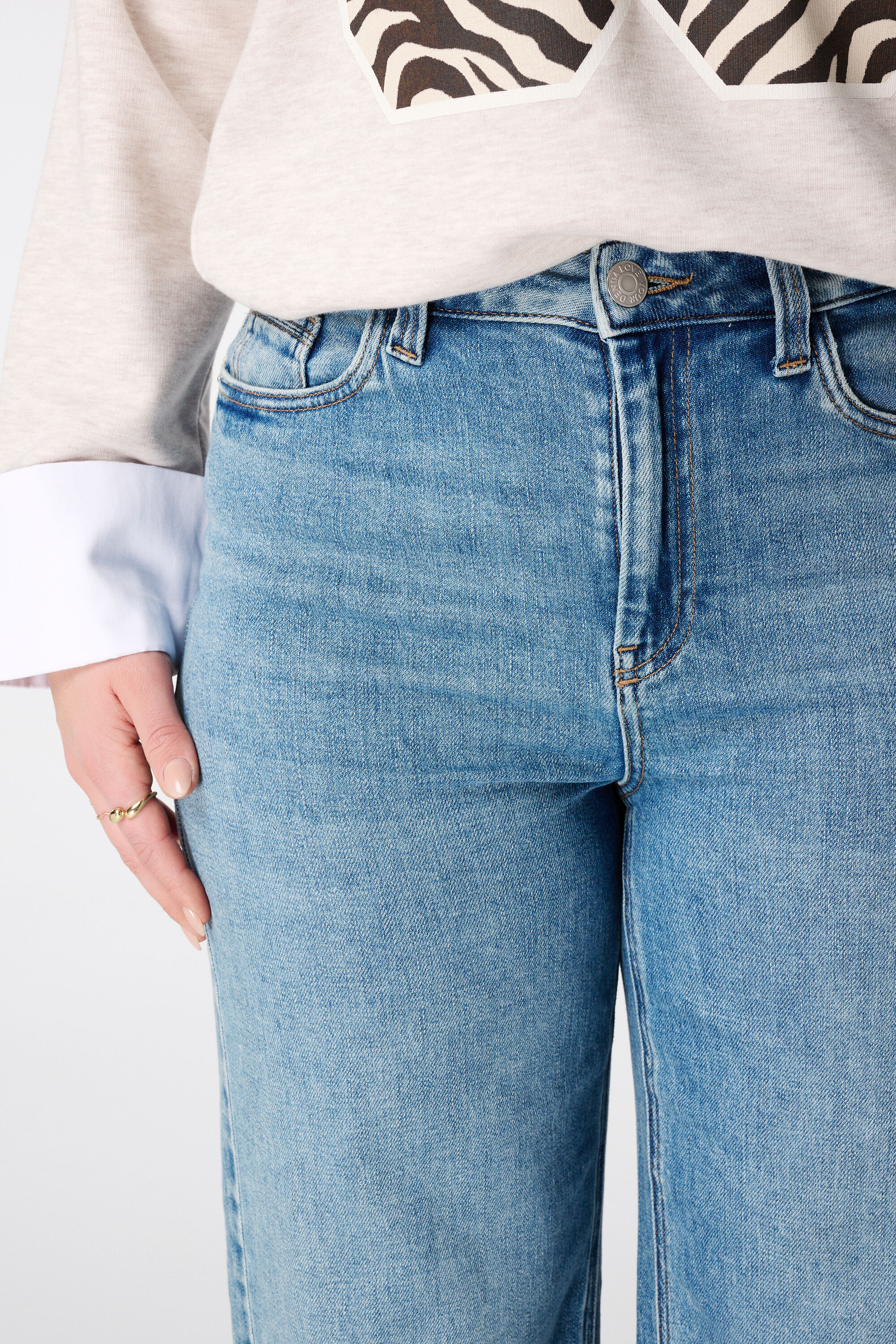 Vaqueros de pernera ancha IVY image number 4