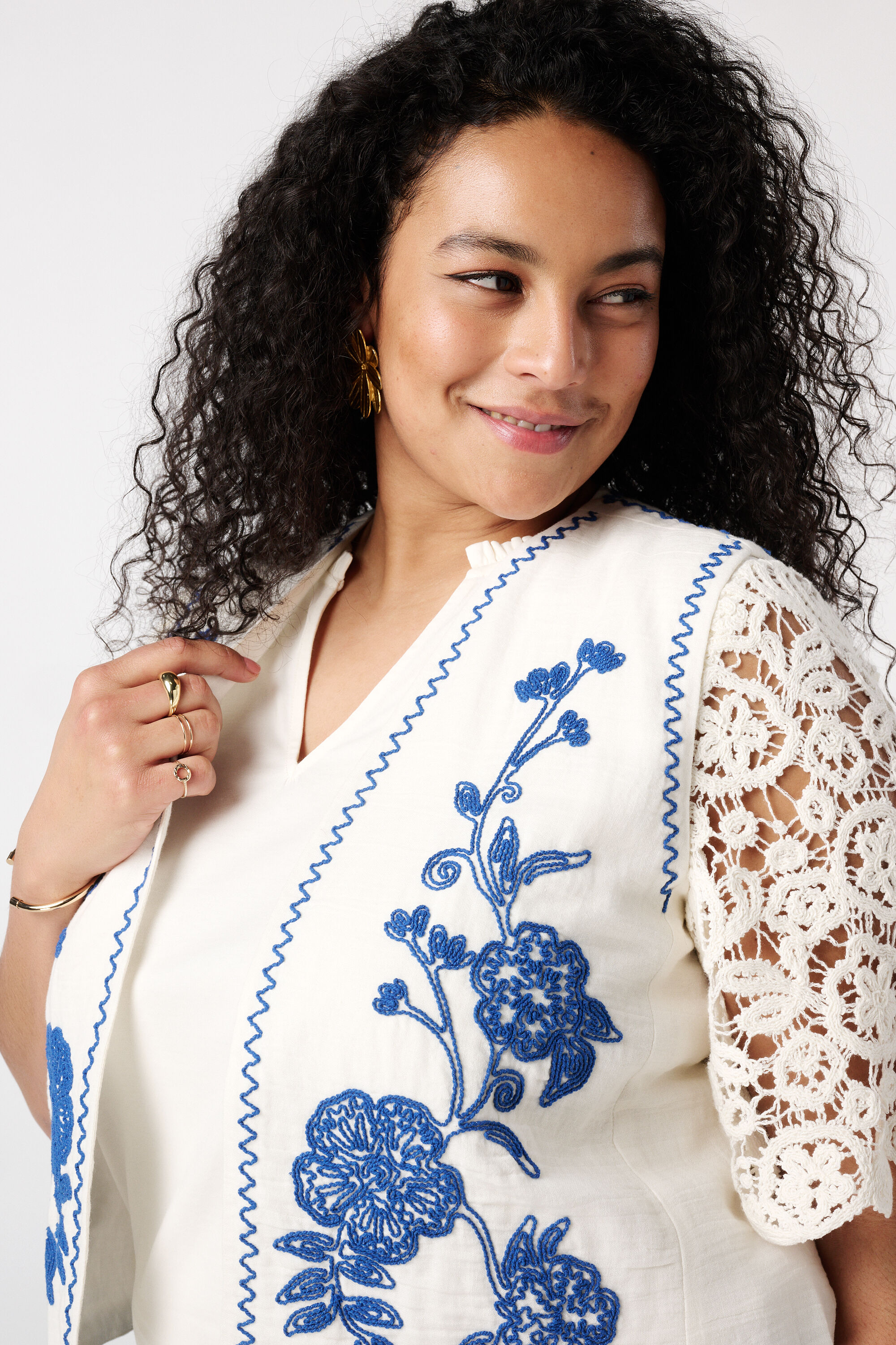 Chaleco bordado image number 4