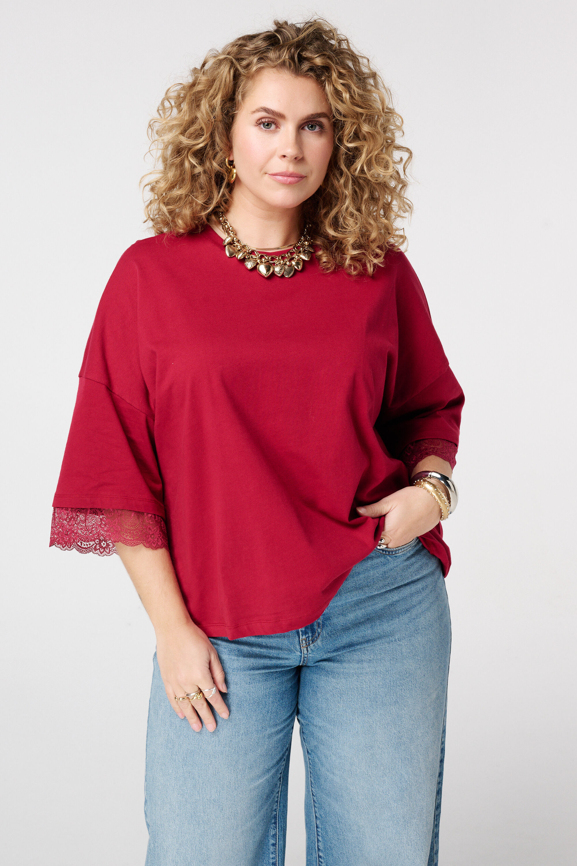 Camiseta con detalles de encaje