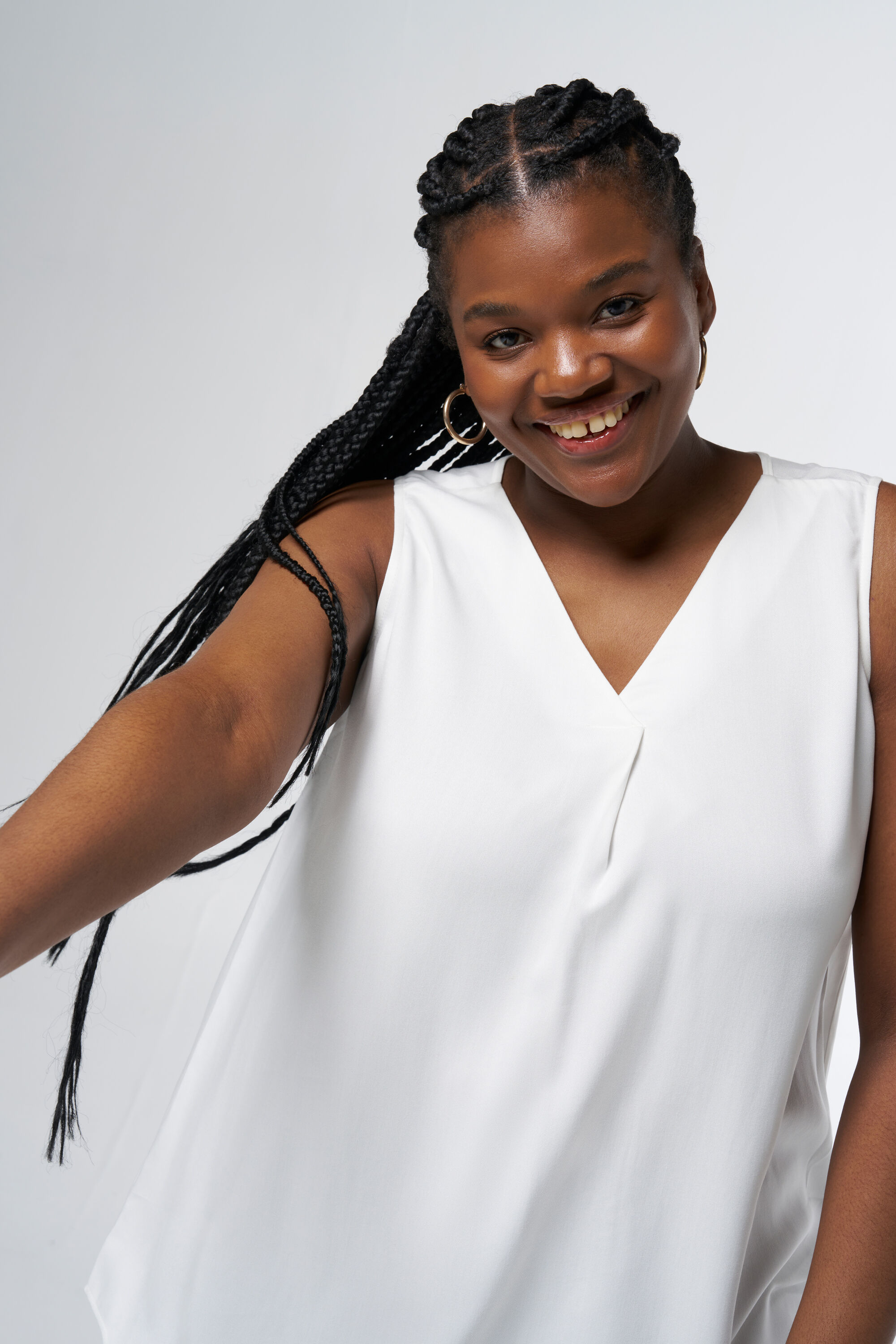 Blusa sin mangas con escote en pico image number 6