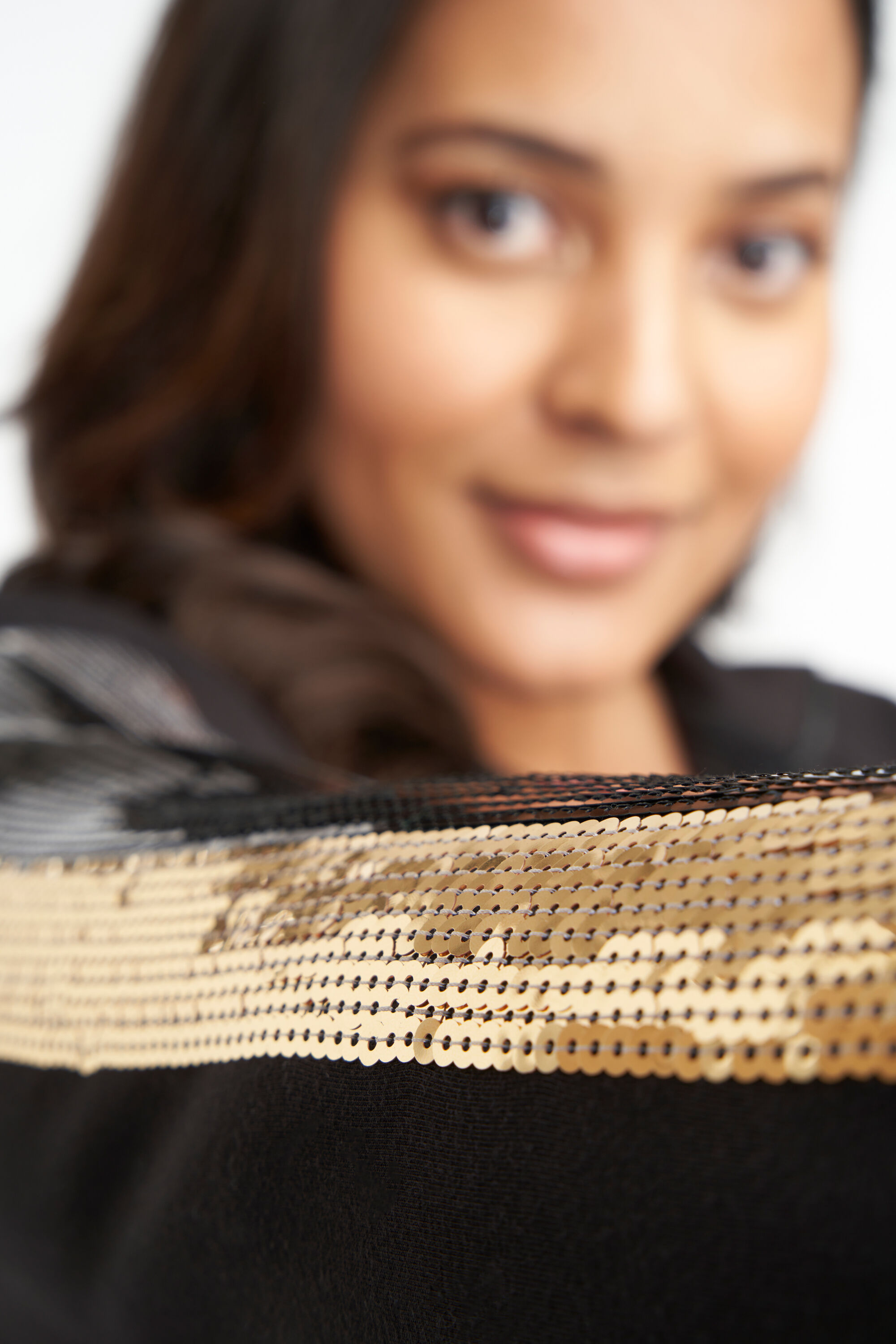 Su&eacute;ter con cremallera image number 4