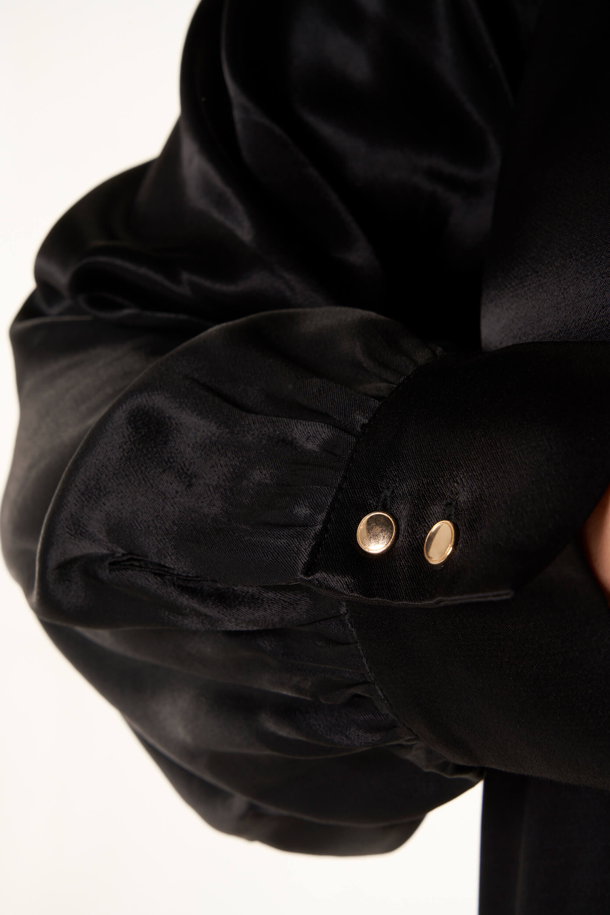 Blusa de sat&eacute;n image number 4