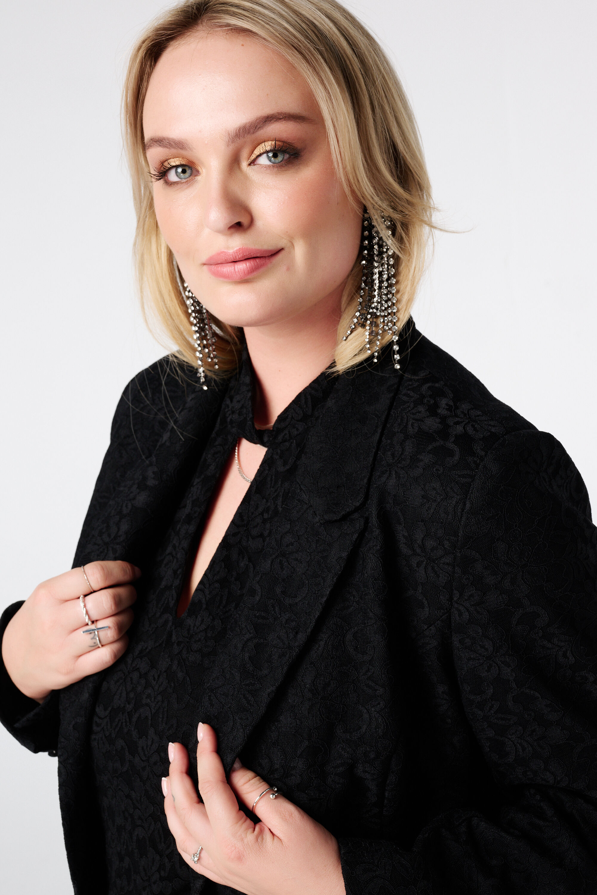 Blazer entallado de encaje image number 4