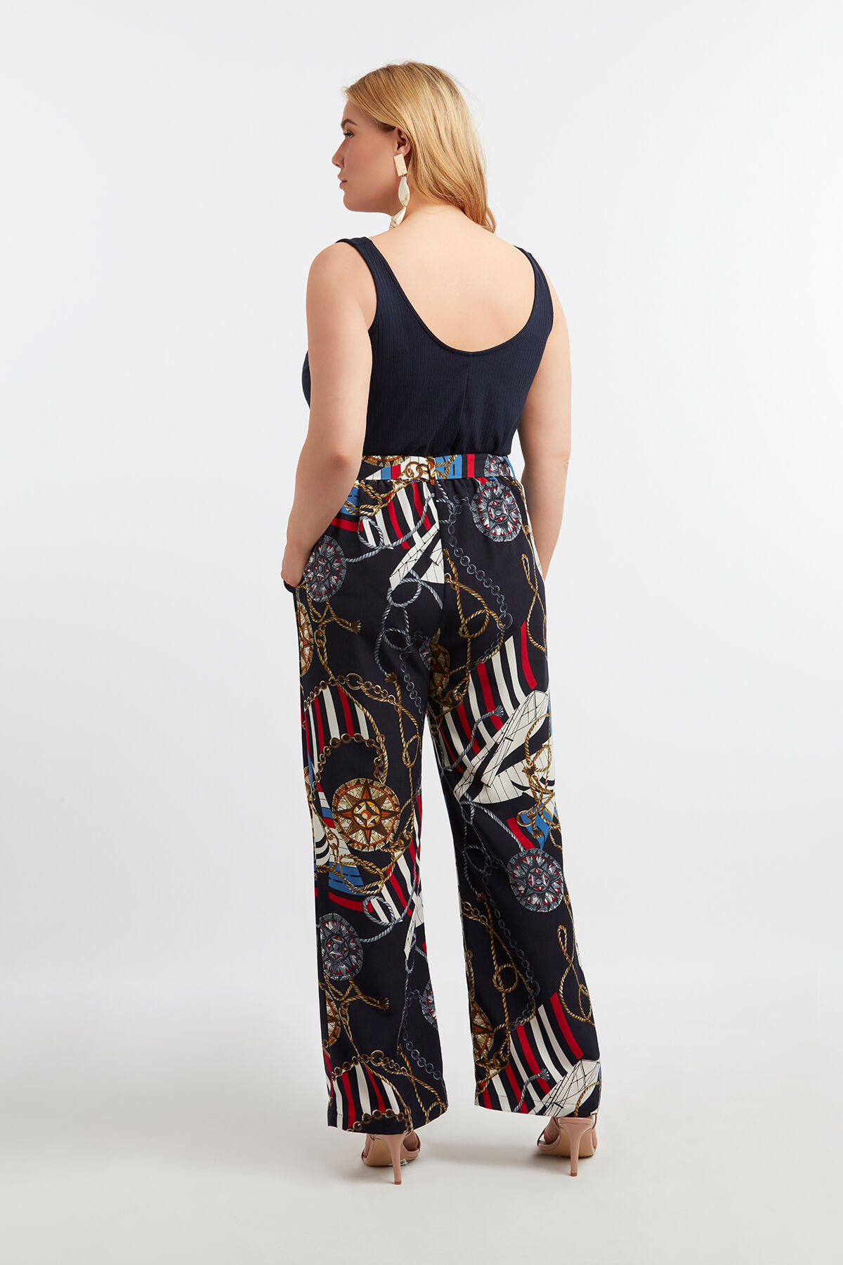 Pantalones anchos con estampado  image number 6