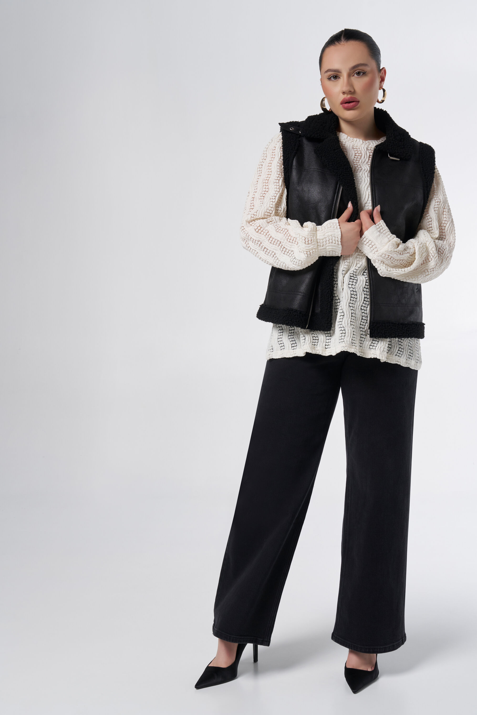 Chaleco de cuero sint&eacute;tico image number 5