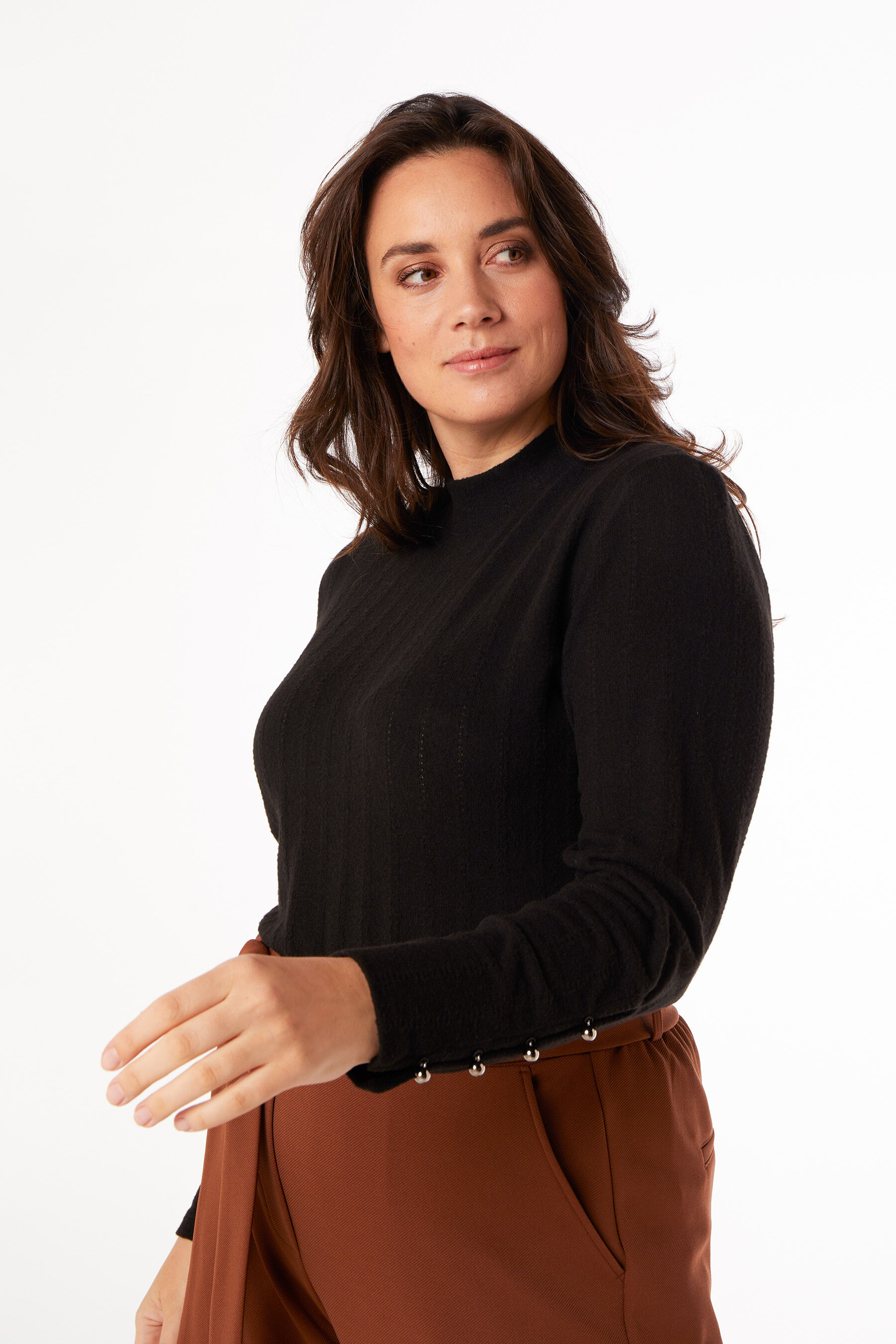 Top con remates y cuello alto image number 5