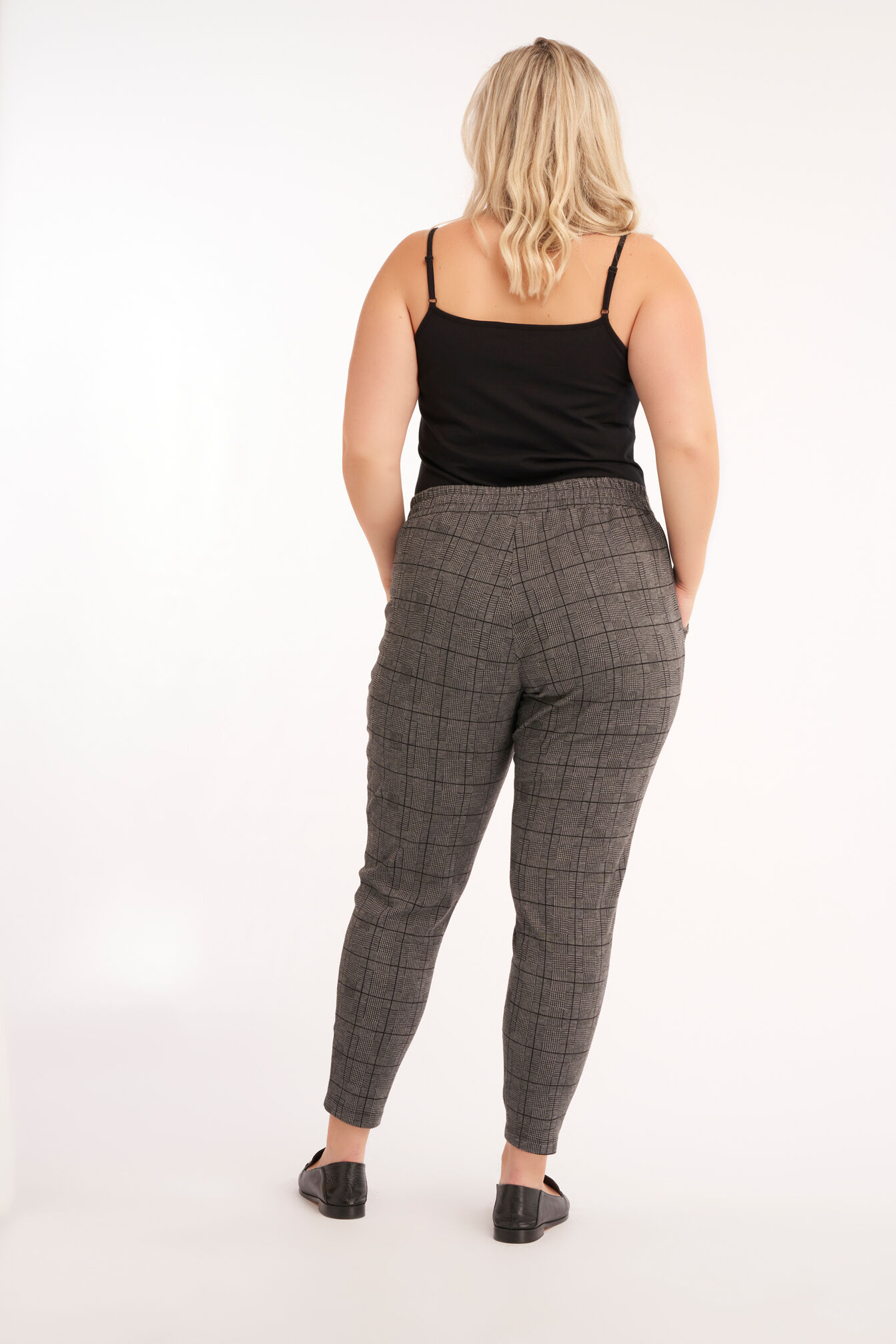 Pantalones joggers image number 3