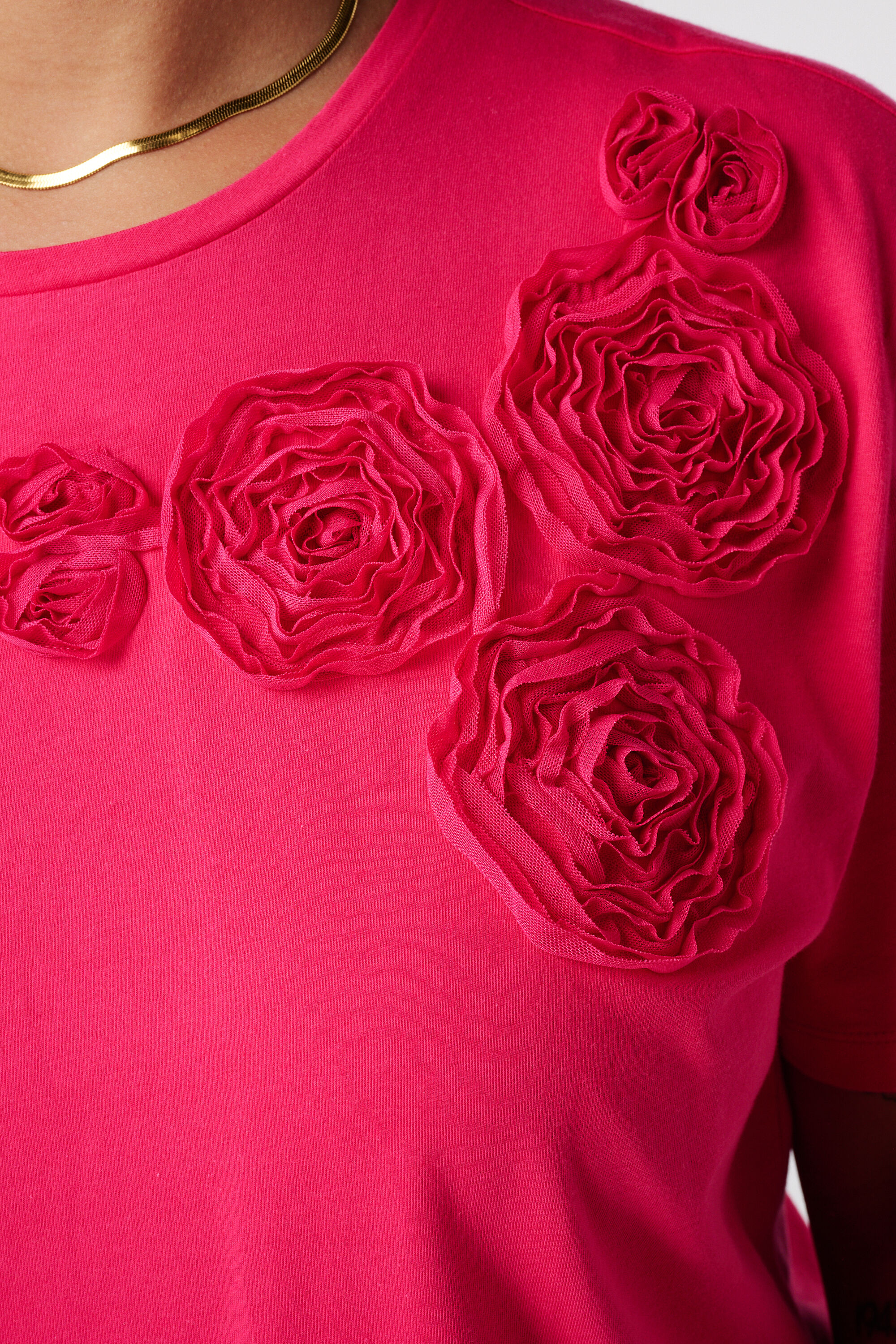 Camiseta con estampado bordado image number 6