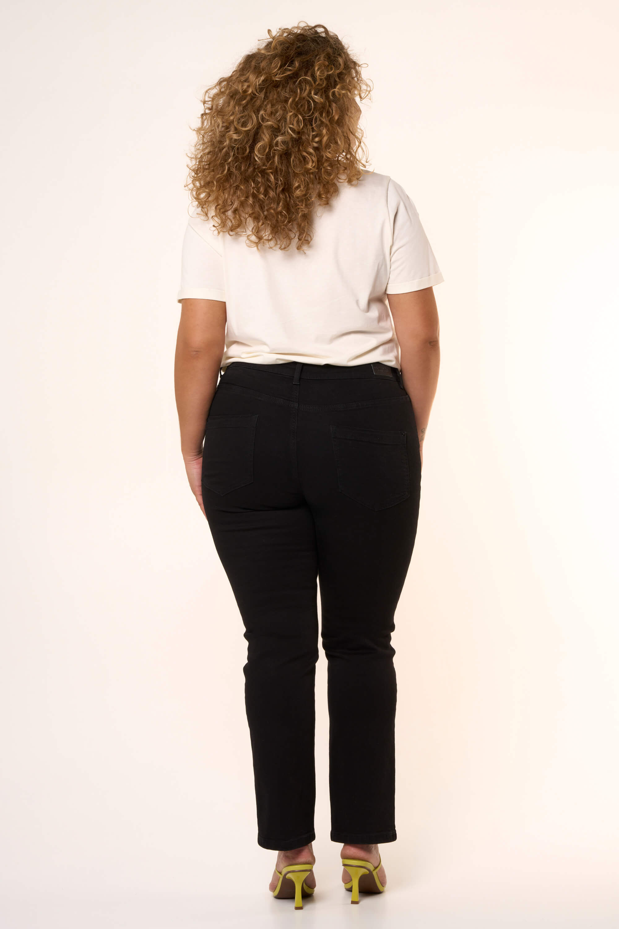 Los vaqueros LILY de corte recto image number 4