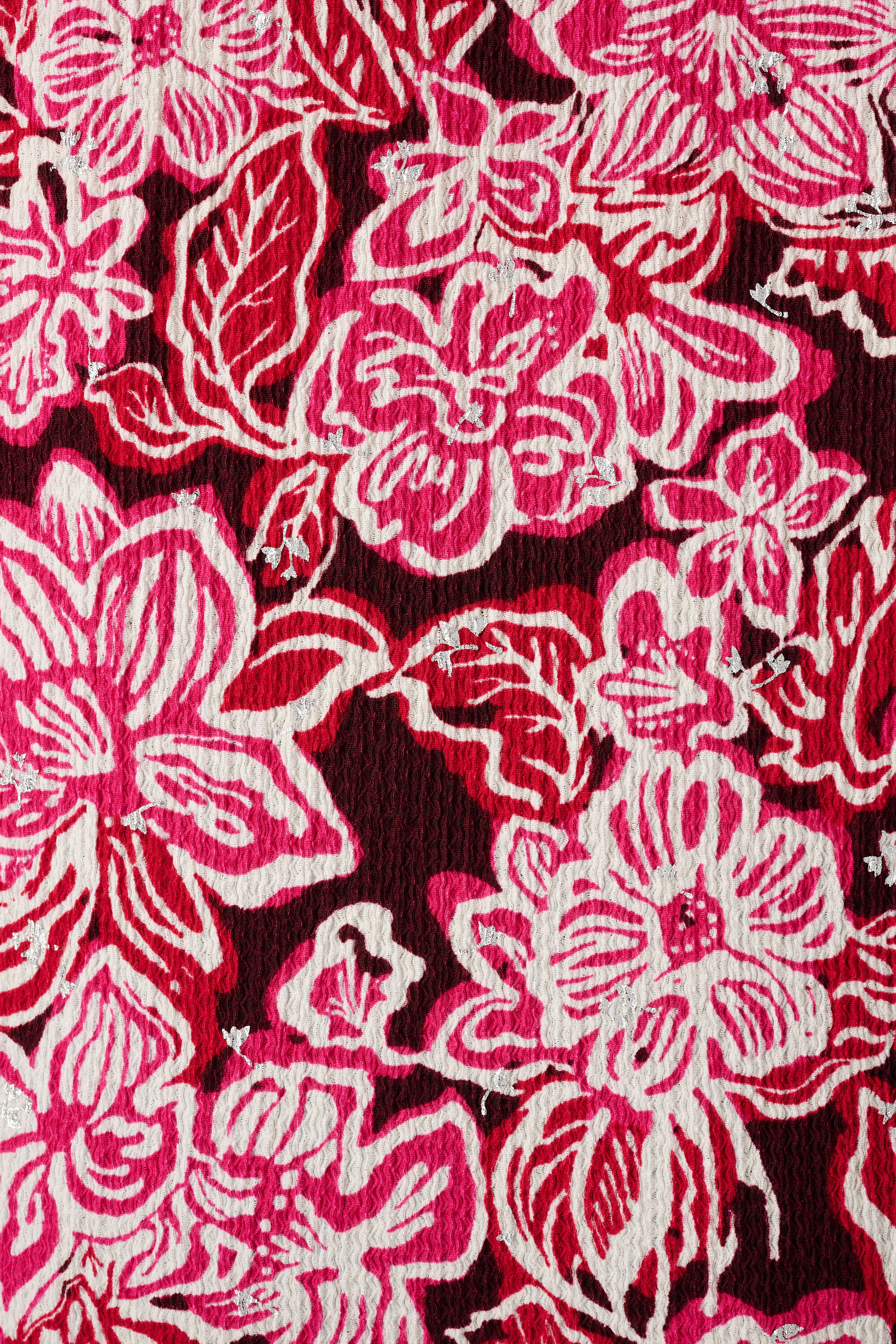 Top estampado y con textura image number 6