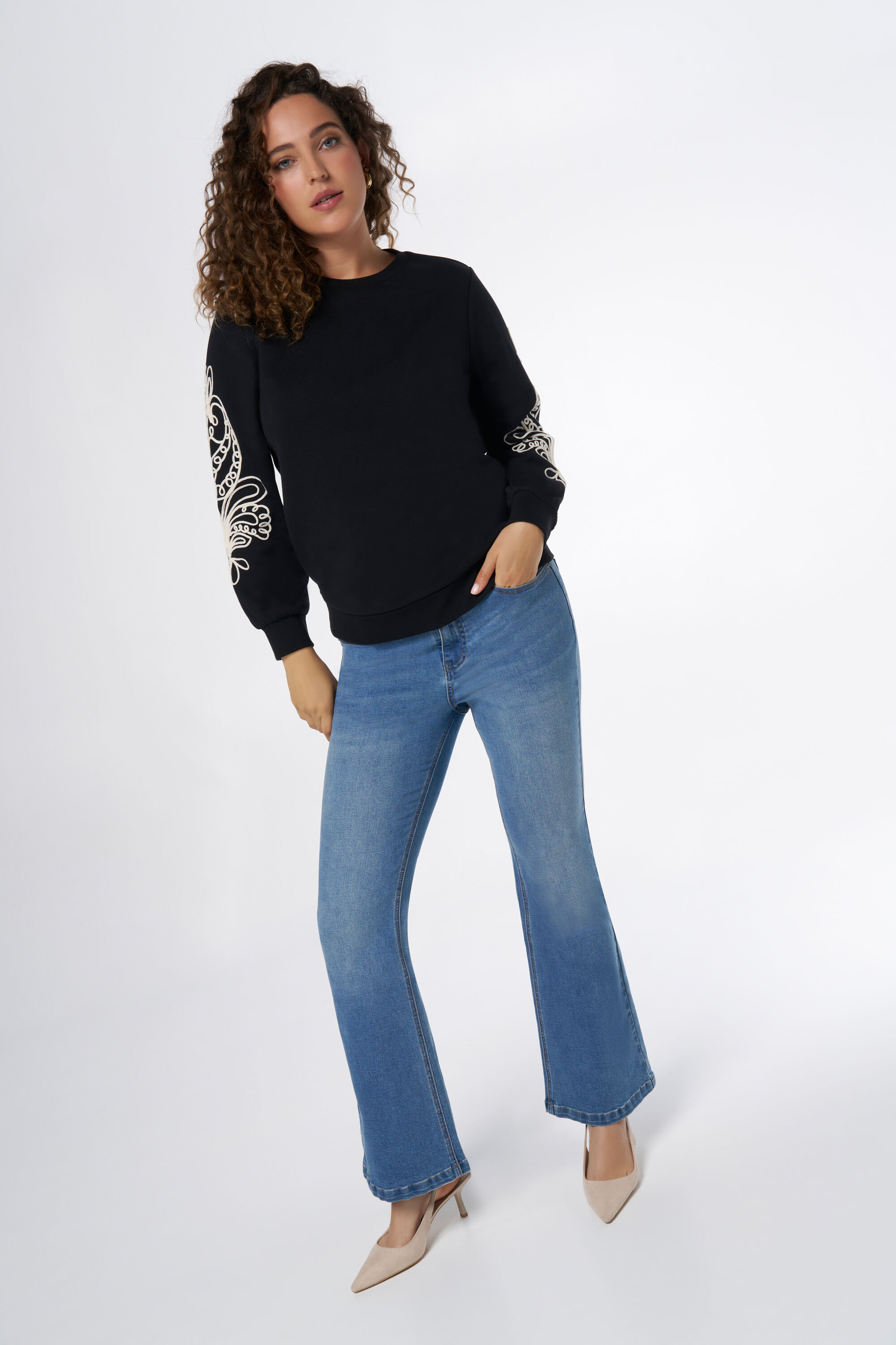 Jersey con bordado image number 5