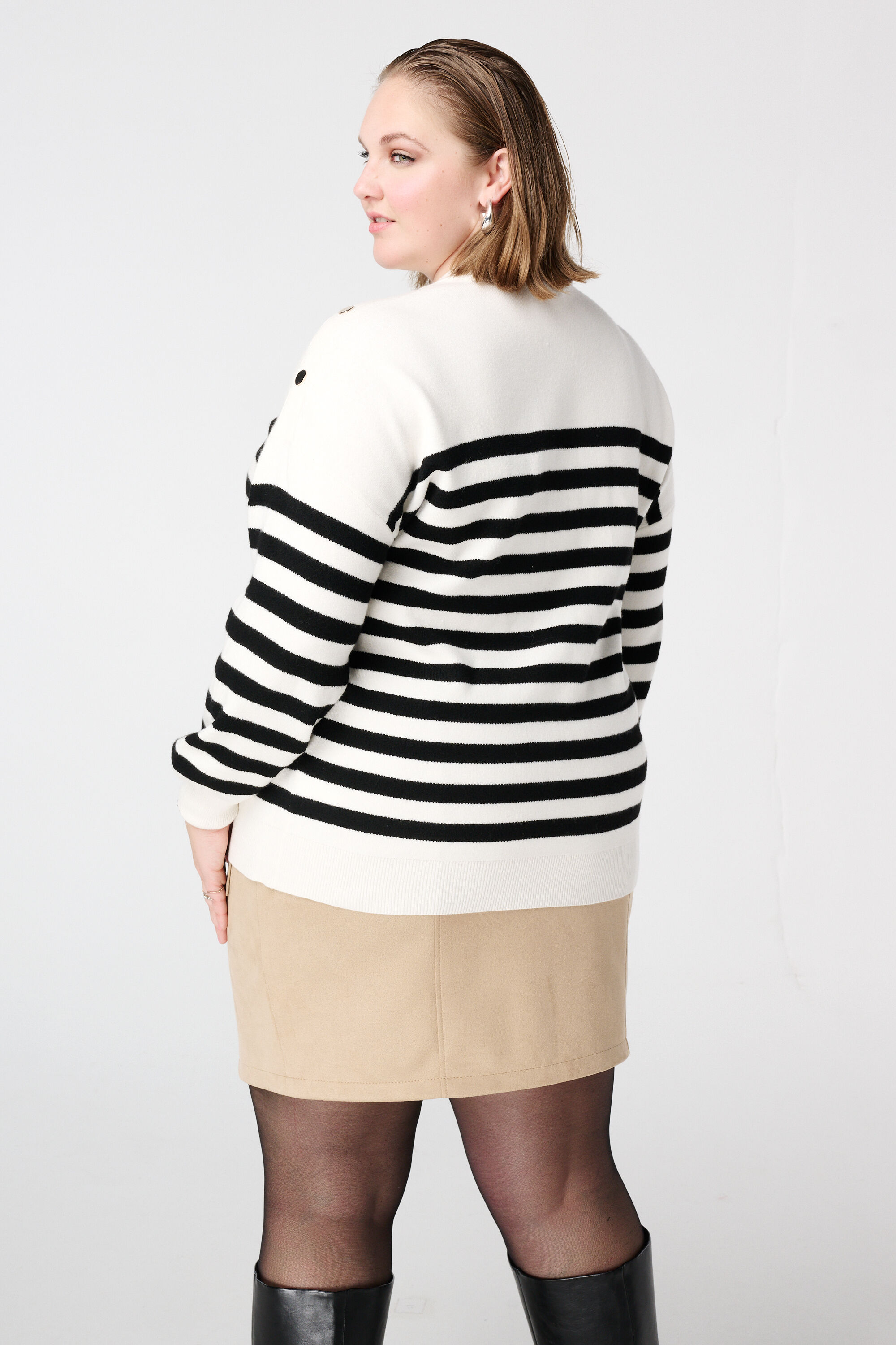 Jersey de rayas con botones decorativos image number 3