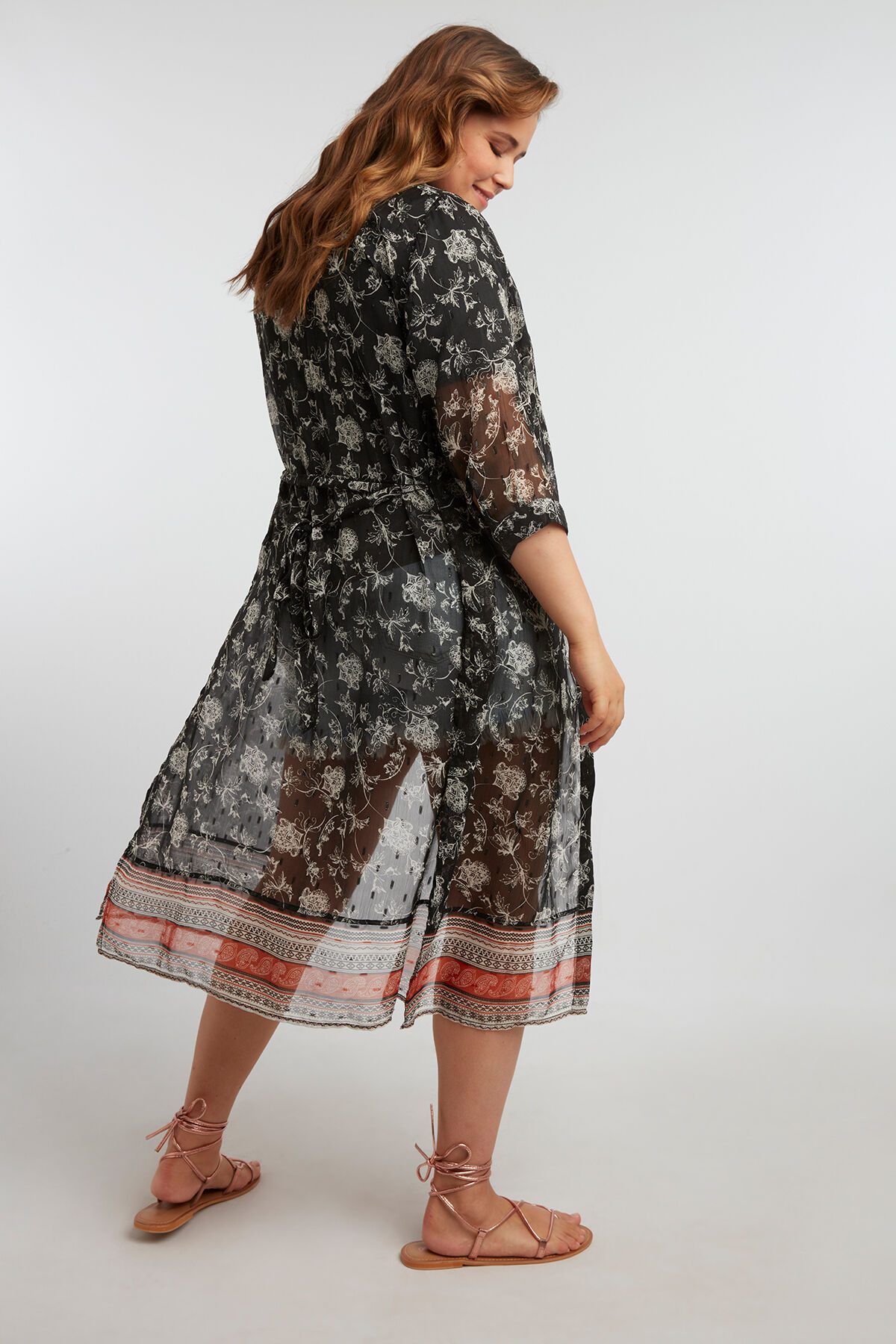 Blusa transparente con estampado de cachemira image number 5