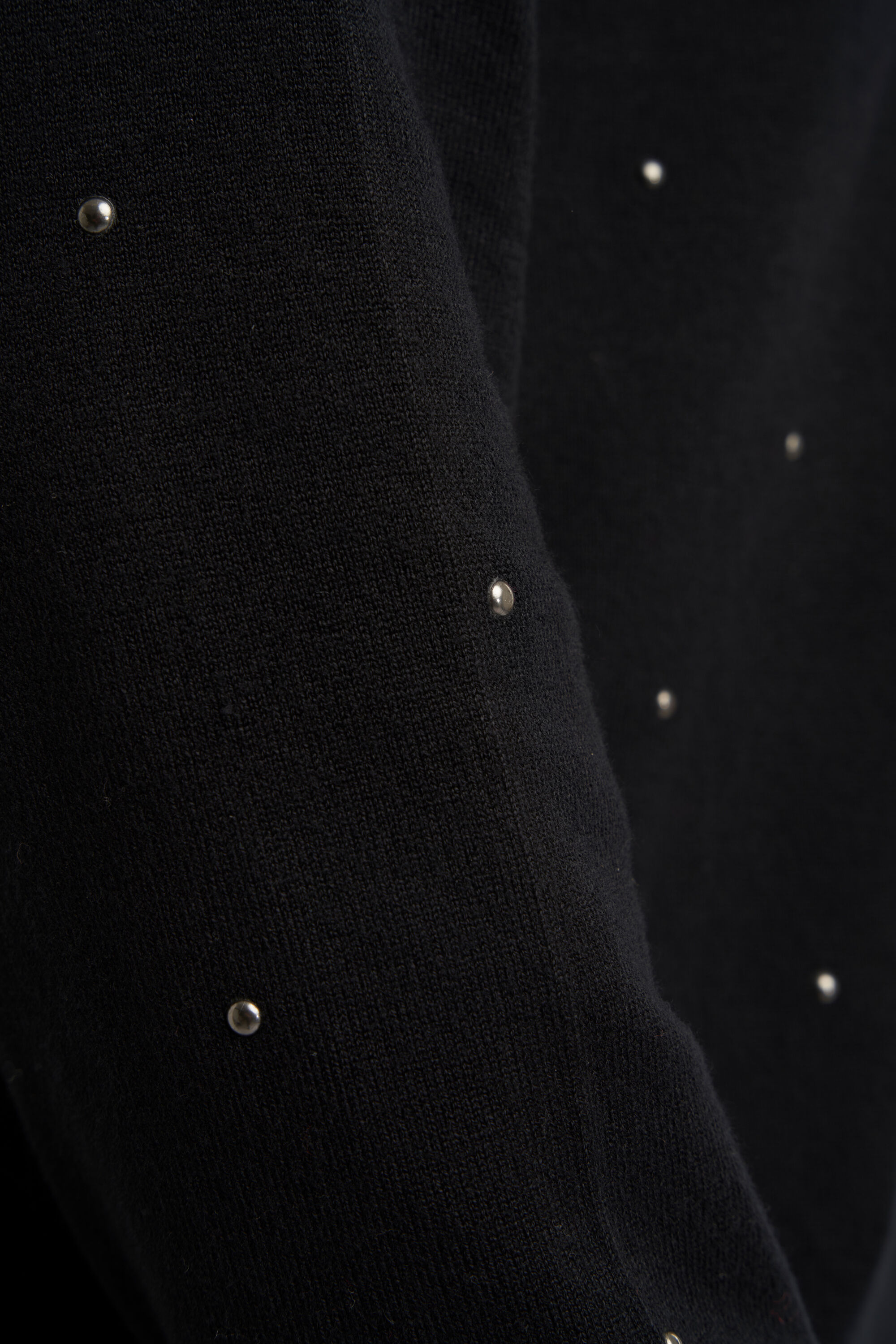 C&aacute;rdigan con tachuelas  image number 5