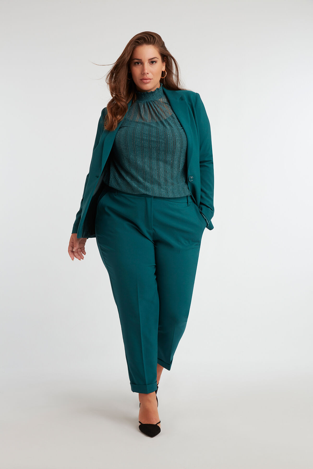 Pantalones tobilleros image number 4