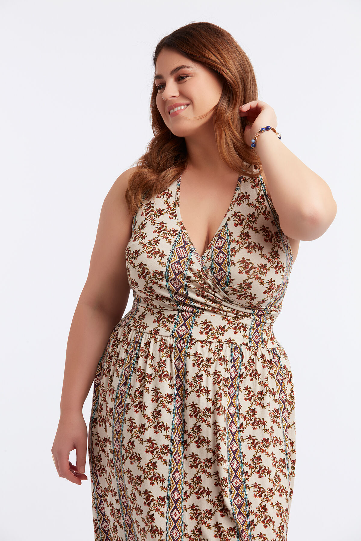 Vestido largo con cuello halter image number 3