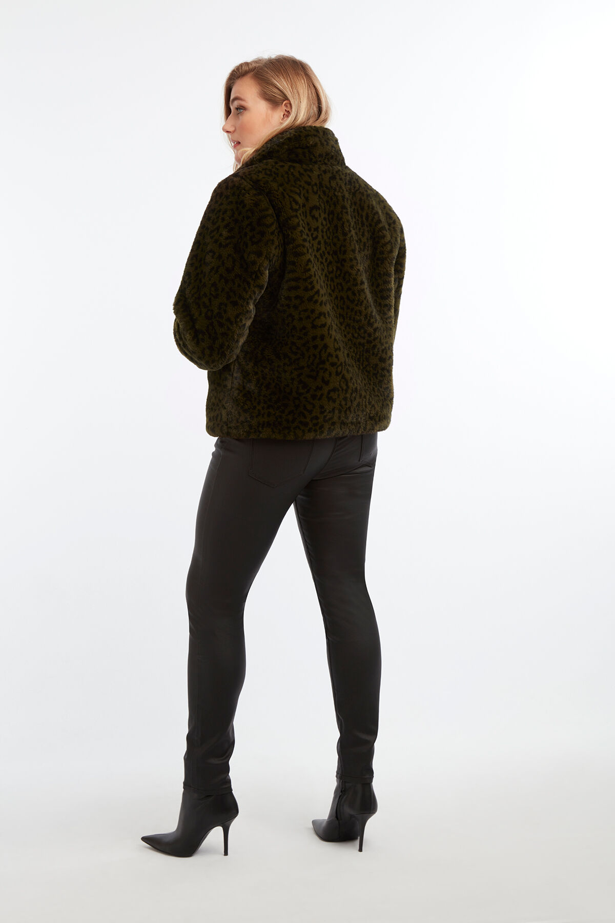 Abrigo de pelo sint&eacute;tico image number 6