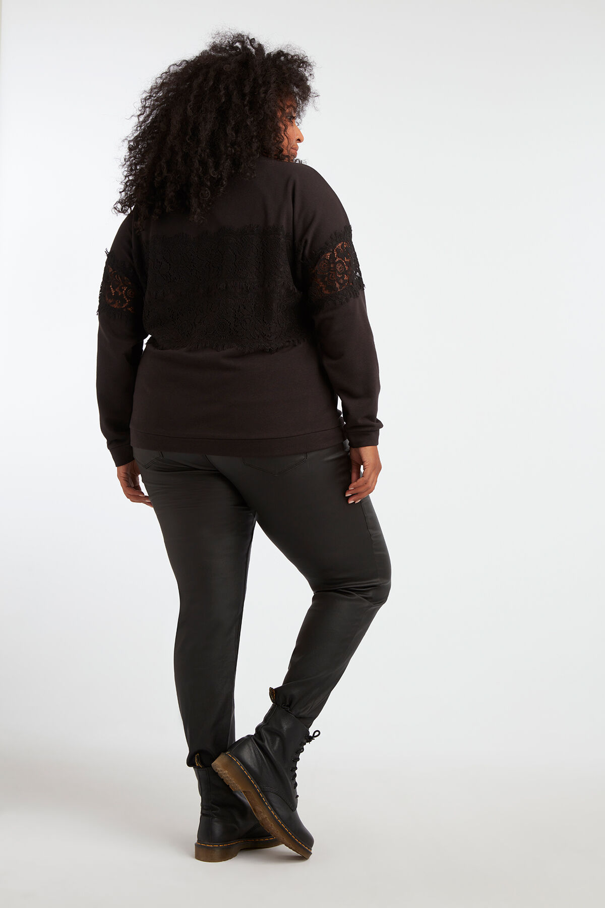 Su&eacute;ter con detalles de encaje   image number 4