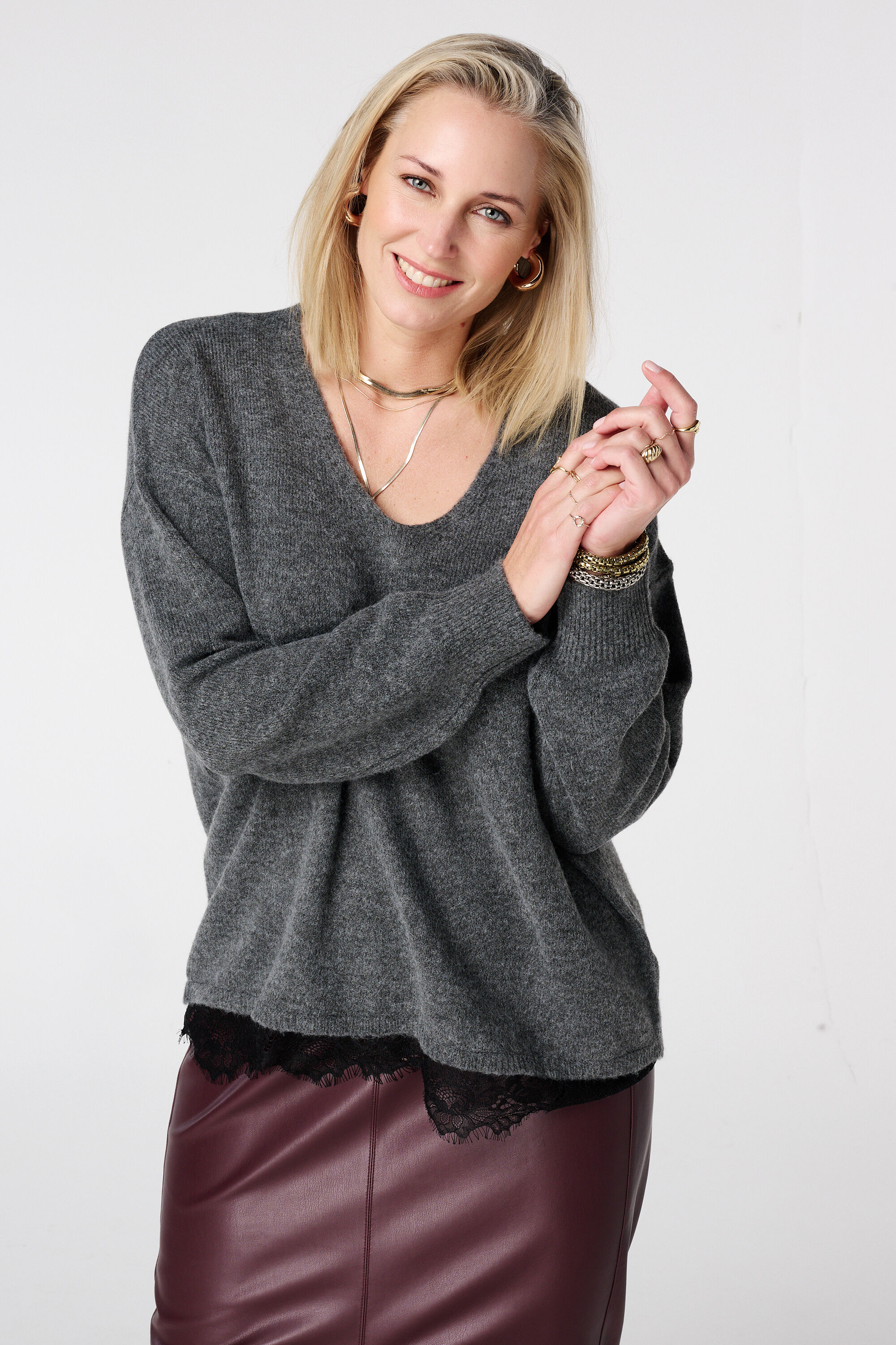 Jersey con escote en pico y encaje inferior