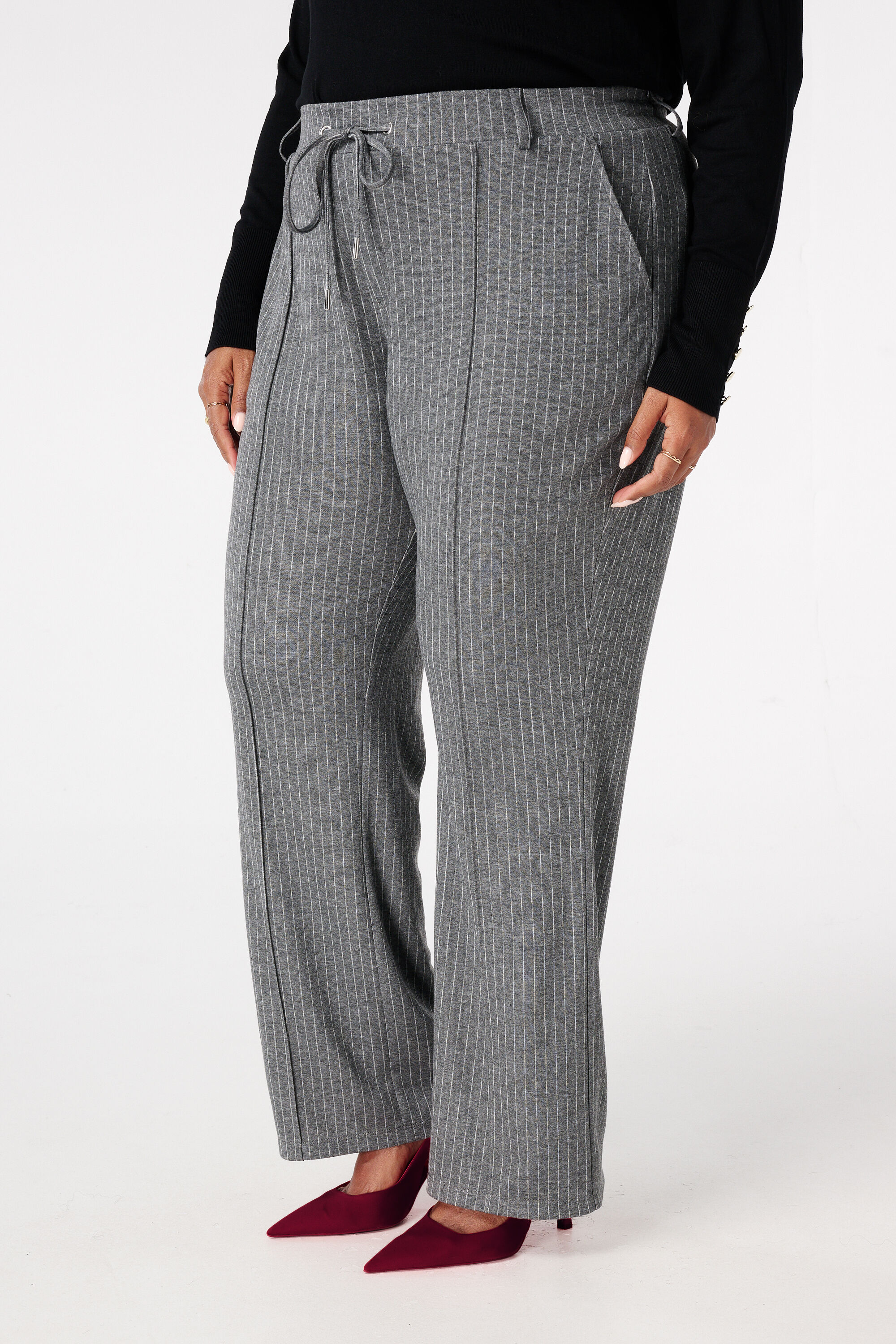 Pantalones con cintura el&aacute;stica y rayas diplom&aacute;ticas image number 5