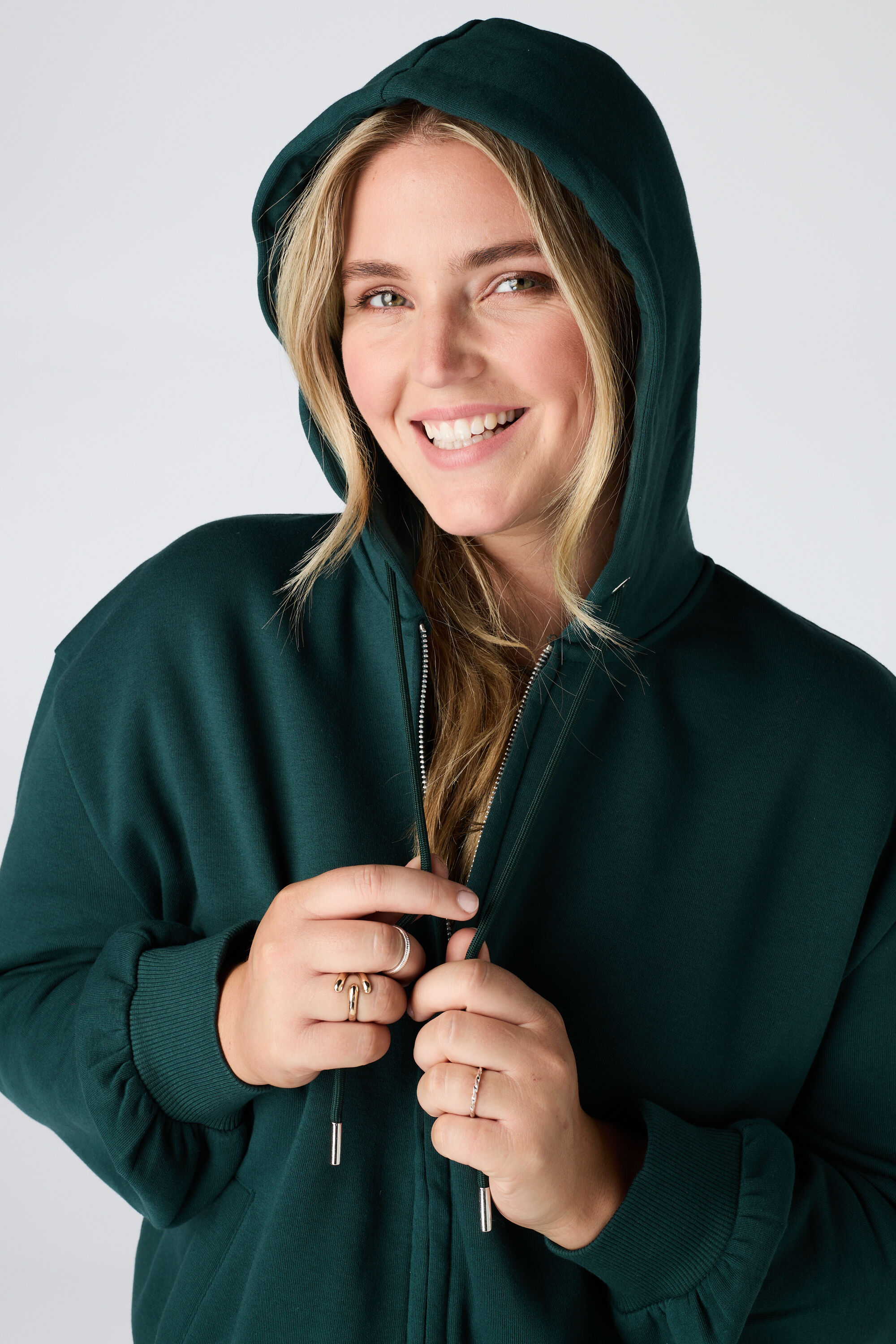 Sudadera con capucha image number 4