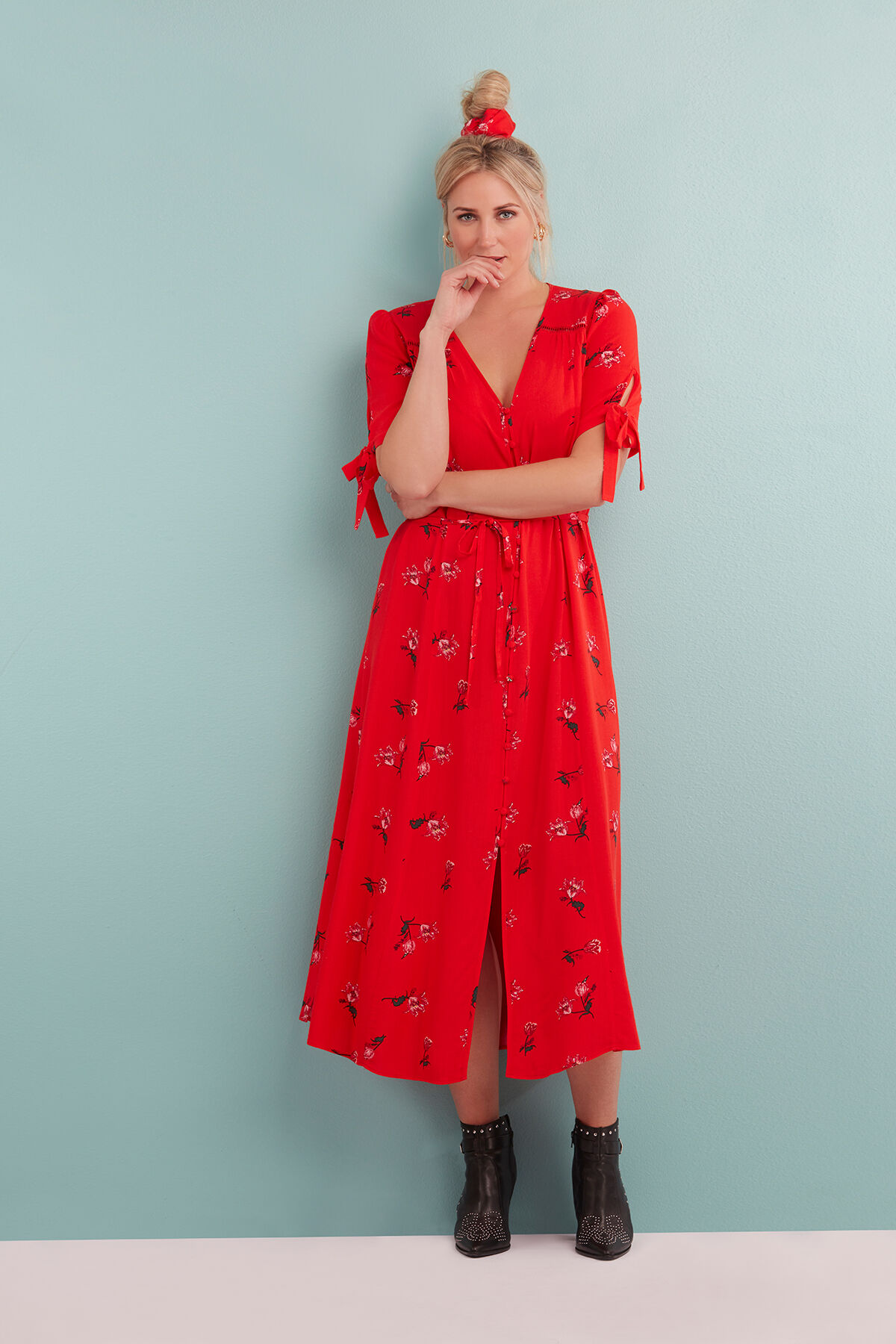 Vestido de flores con botones image number 6