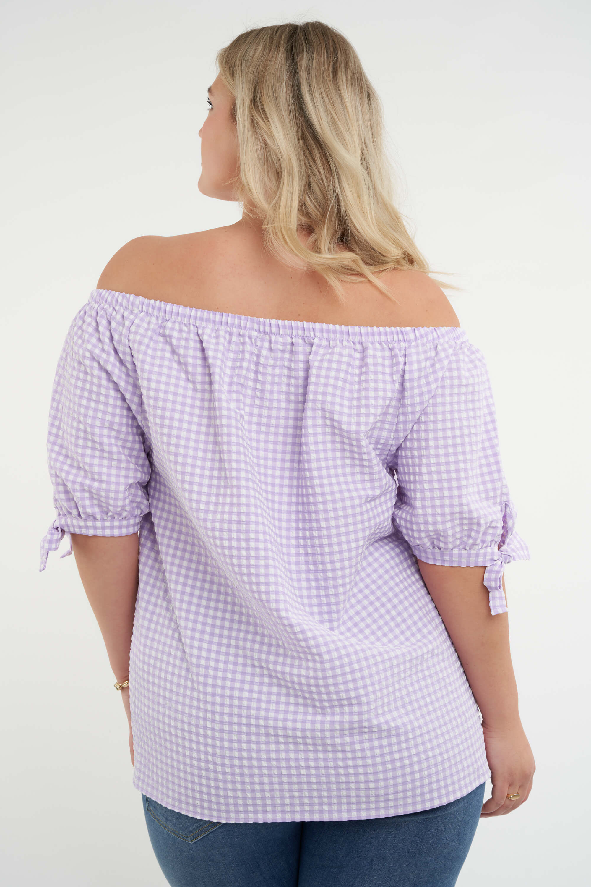 Blusa con los hombros al descubierto  image number 4
