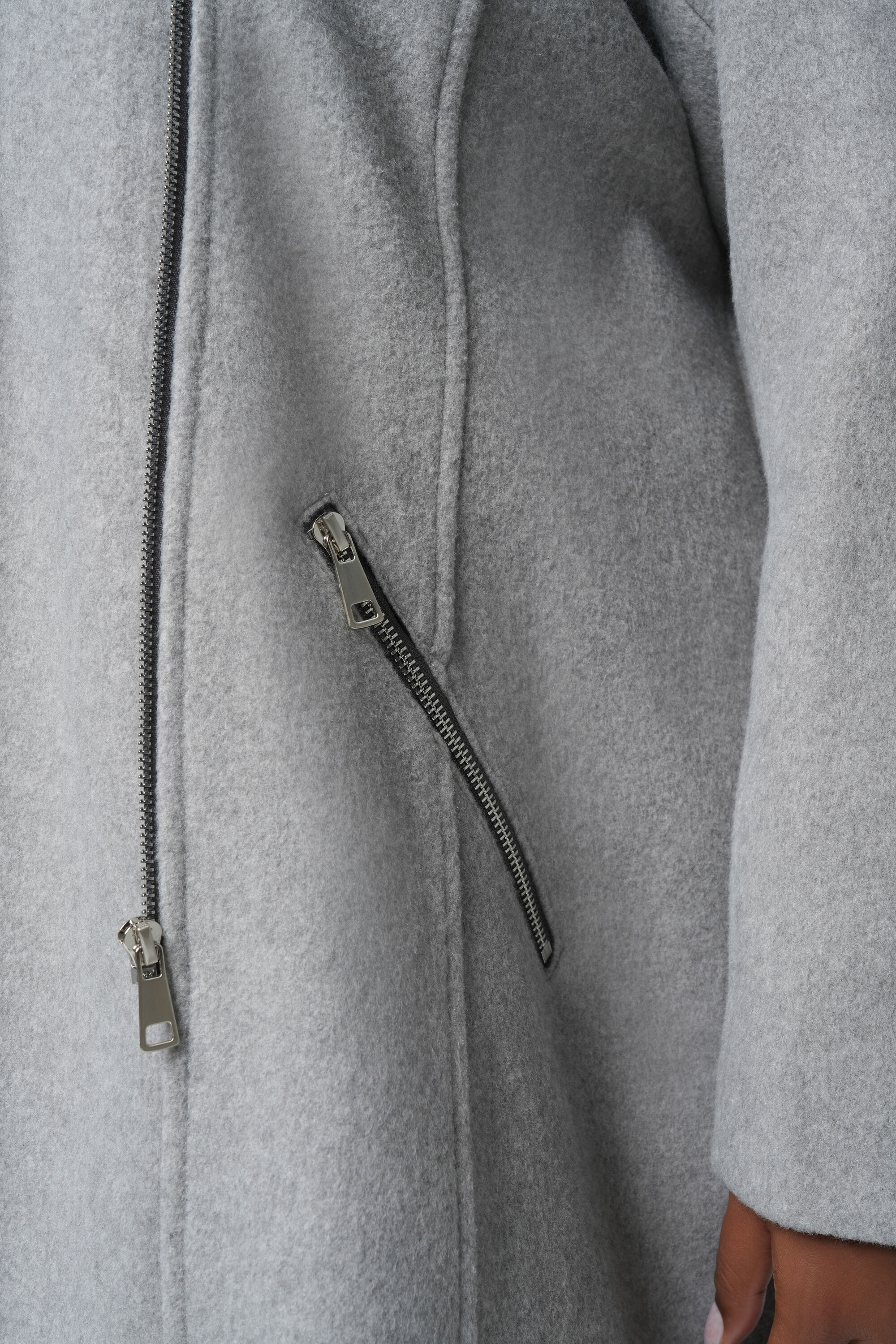 Chaqueta con detalles plateados image number 4