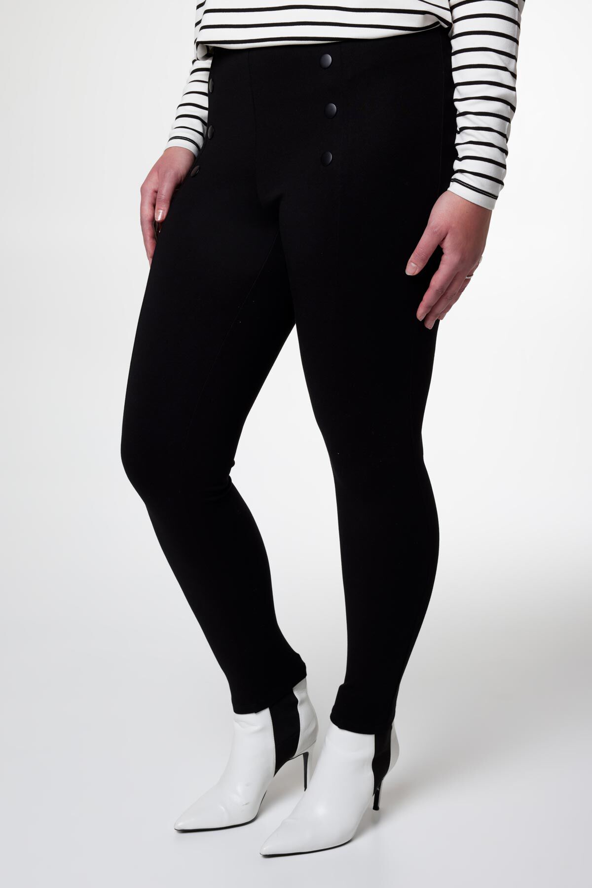 Treggings con botones image number 5