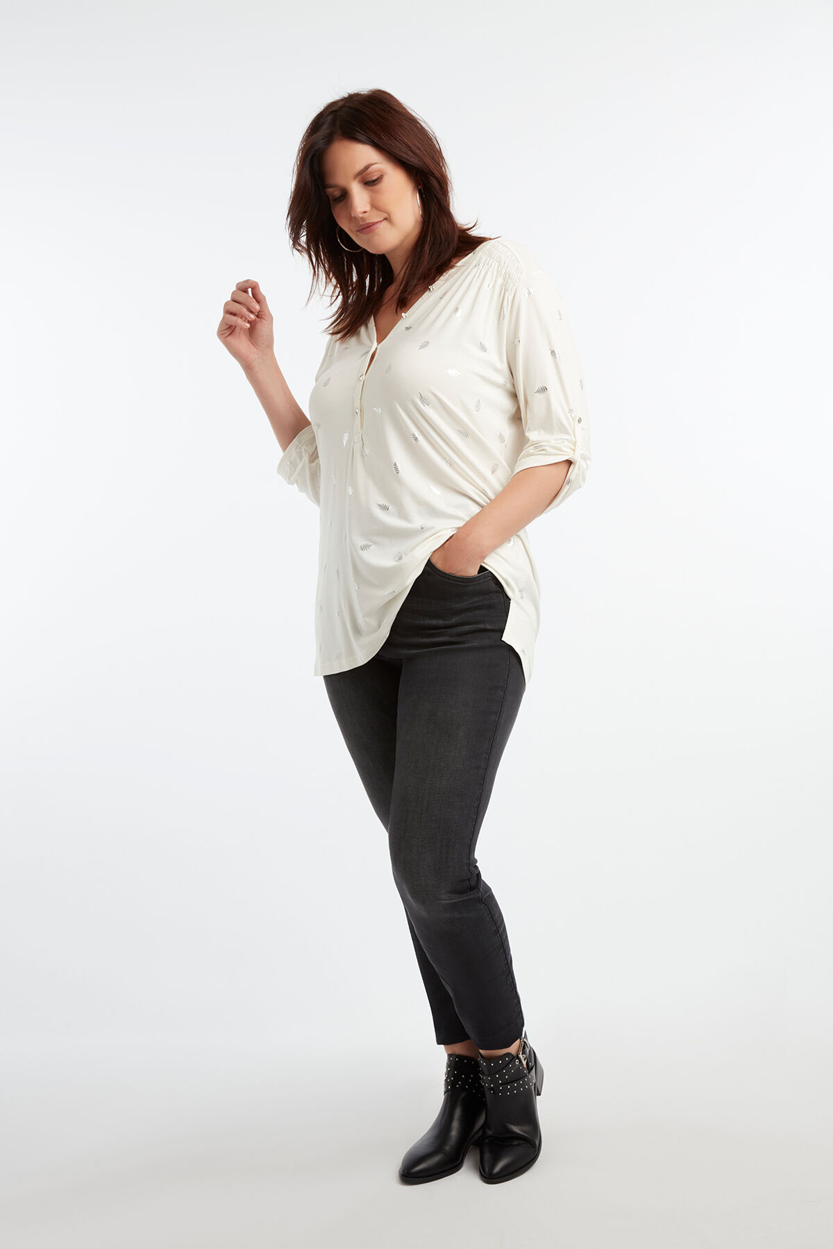 Top con estampado met&aacute;lico image number 4