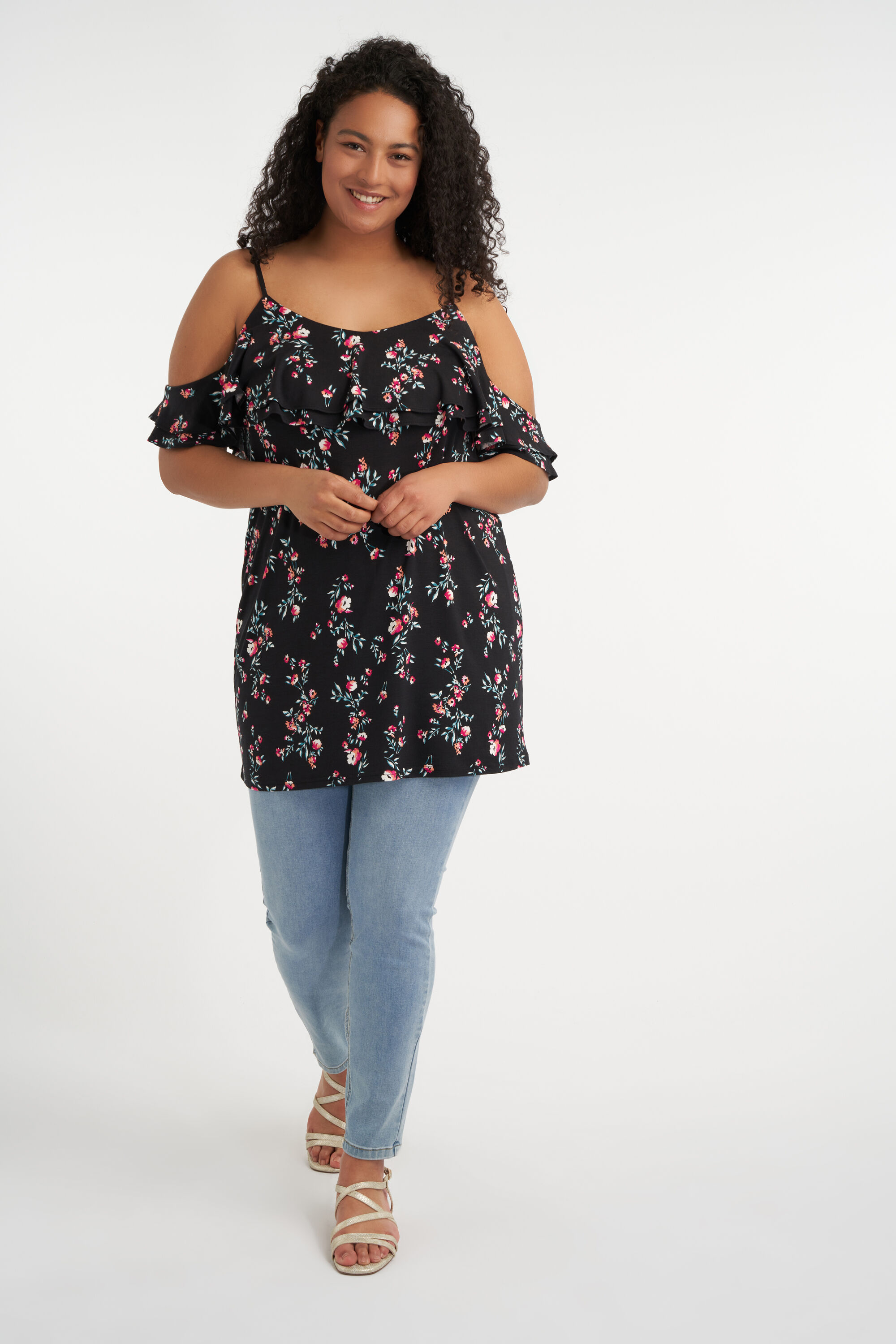 Top hombros descubiertos con volantes image number 5