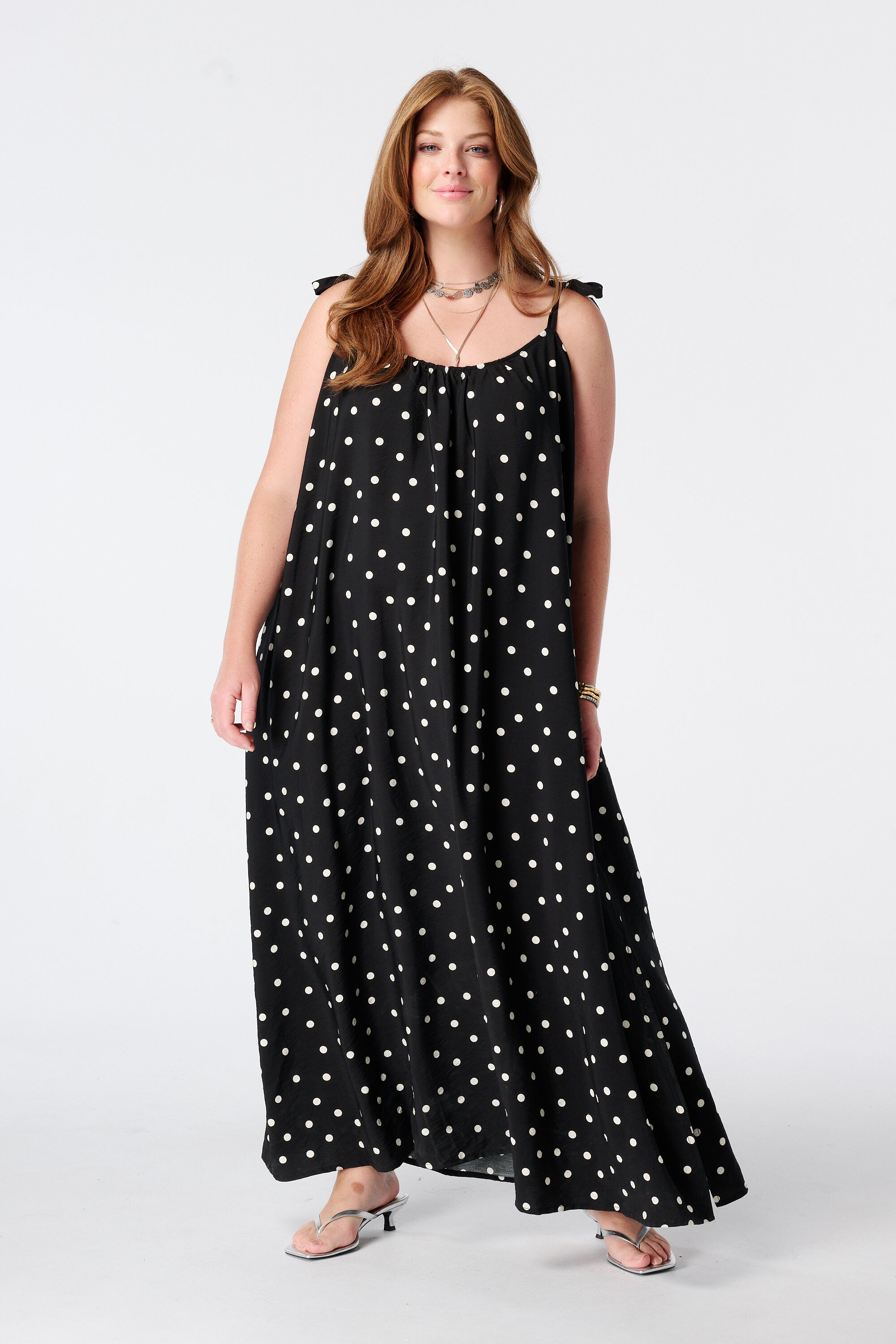 Vestido maxi con estampado de lunares