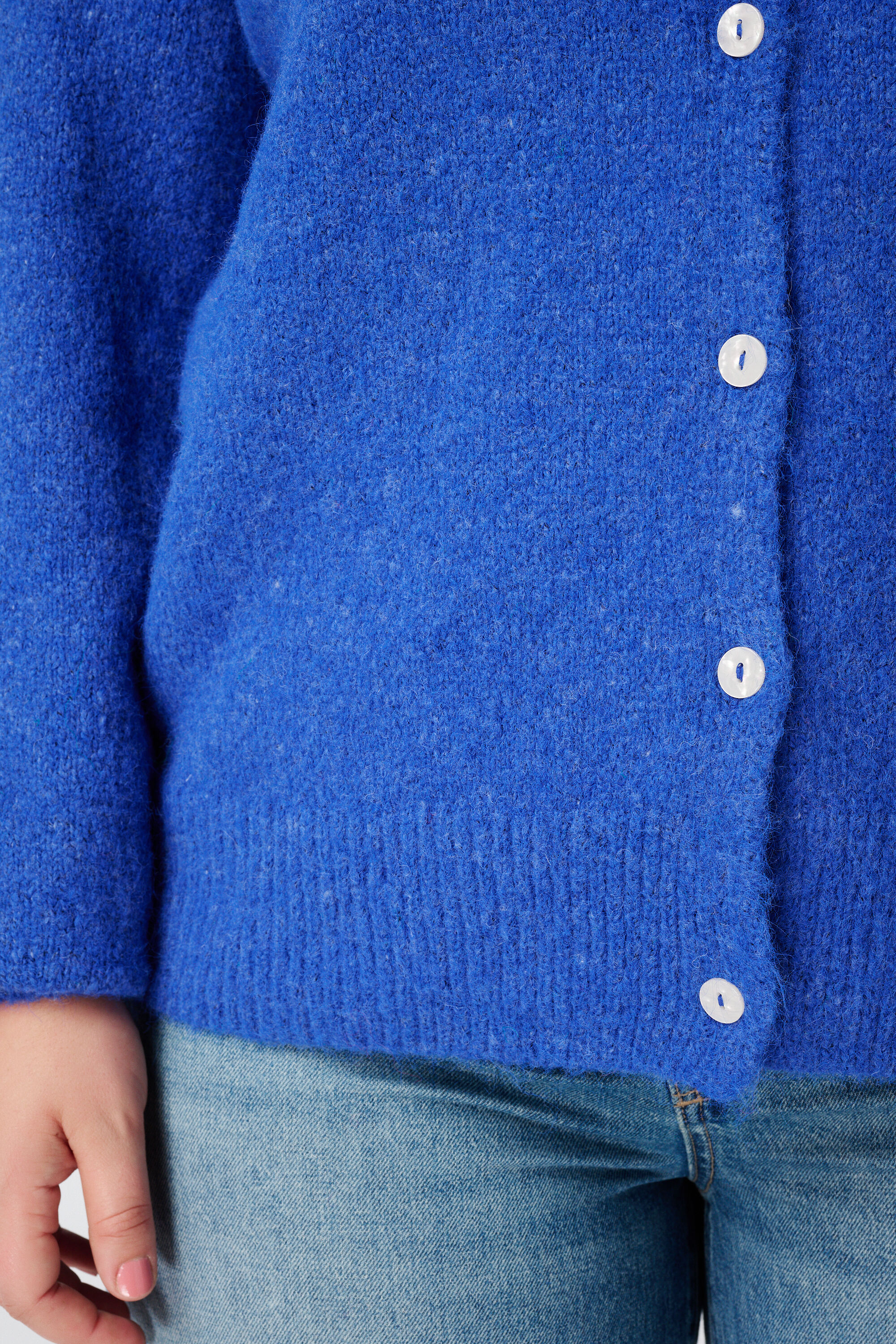 C&aacute;rdigan de punto fino con cierre de botones image number 6