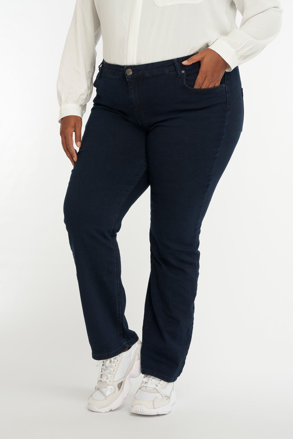 Vaqueros LILY de corte recto image number 4