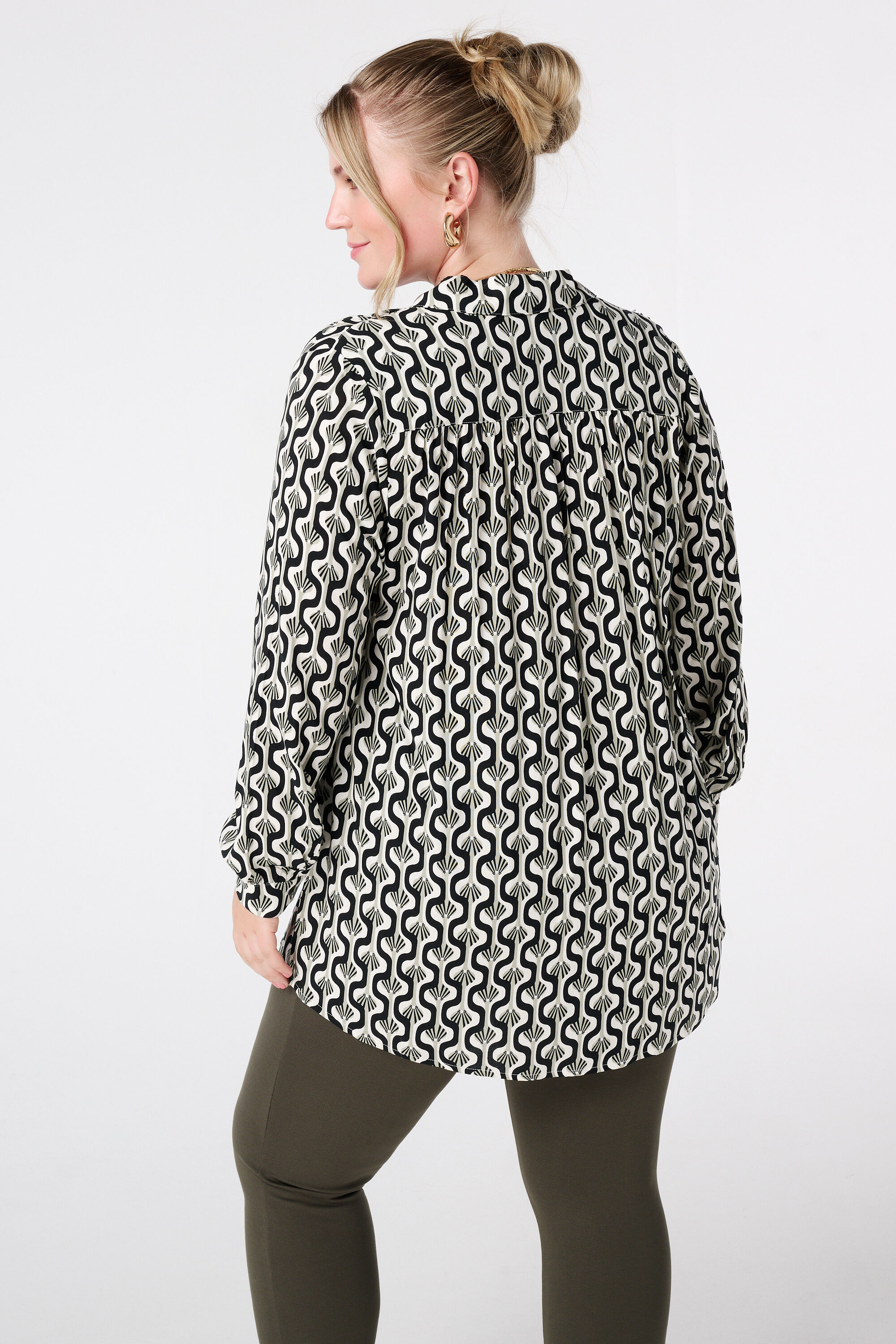 Blusa oversize con estampado image number 3