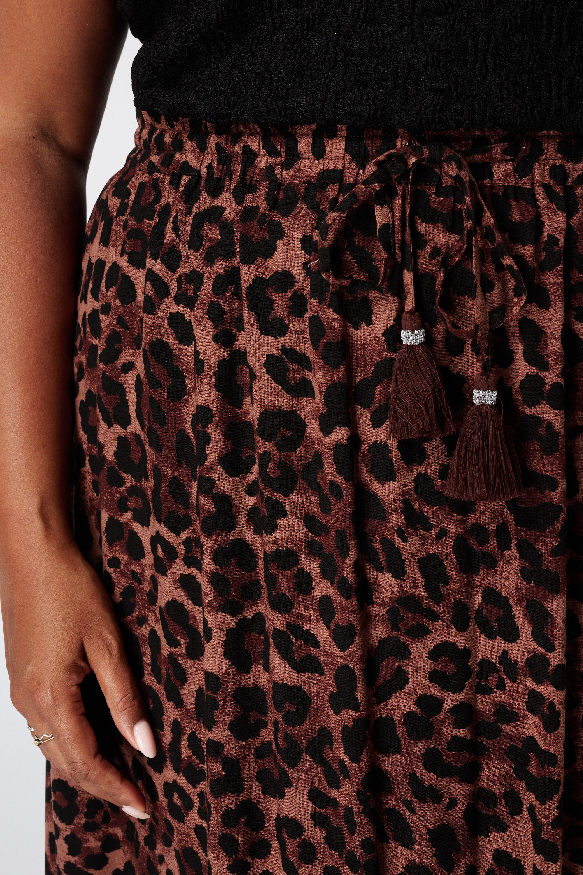Falda maxi con estampado image number 4
