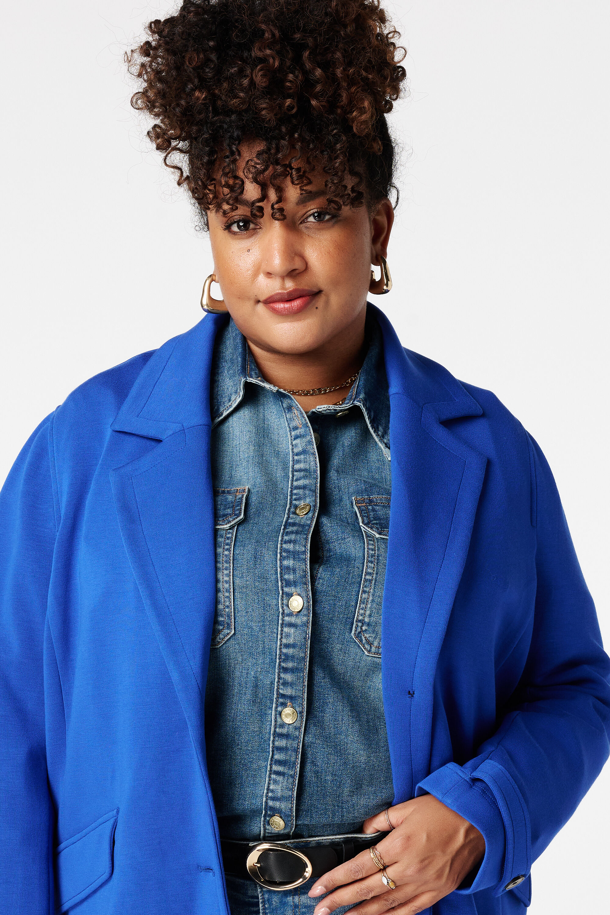 Abrigo con cierre de botones image number 4