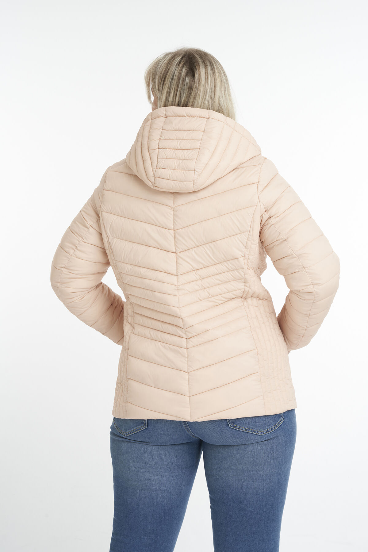 Chaqueta acolchada con capucha  image number 3