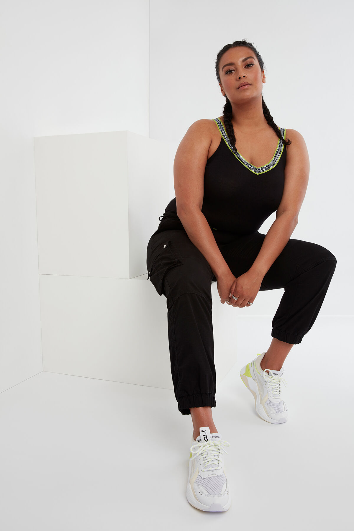 Top con logotipo image number 3