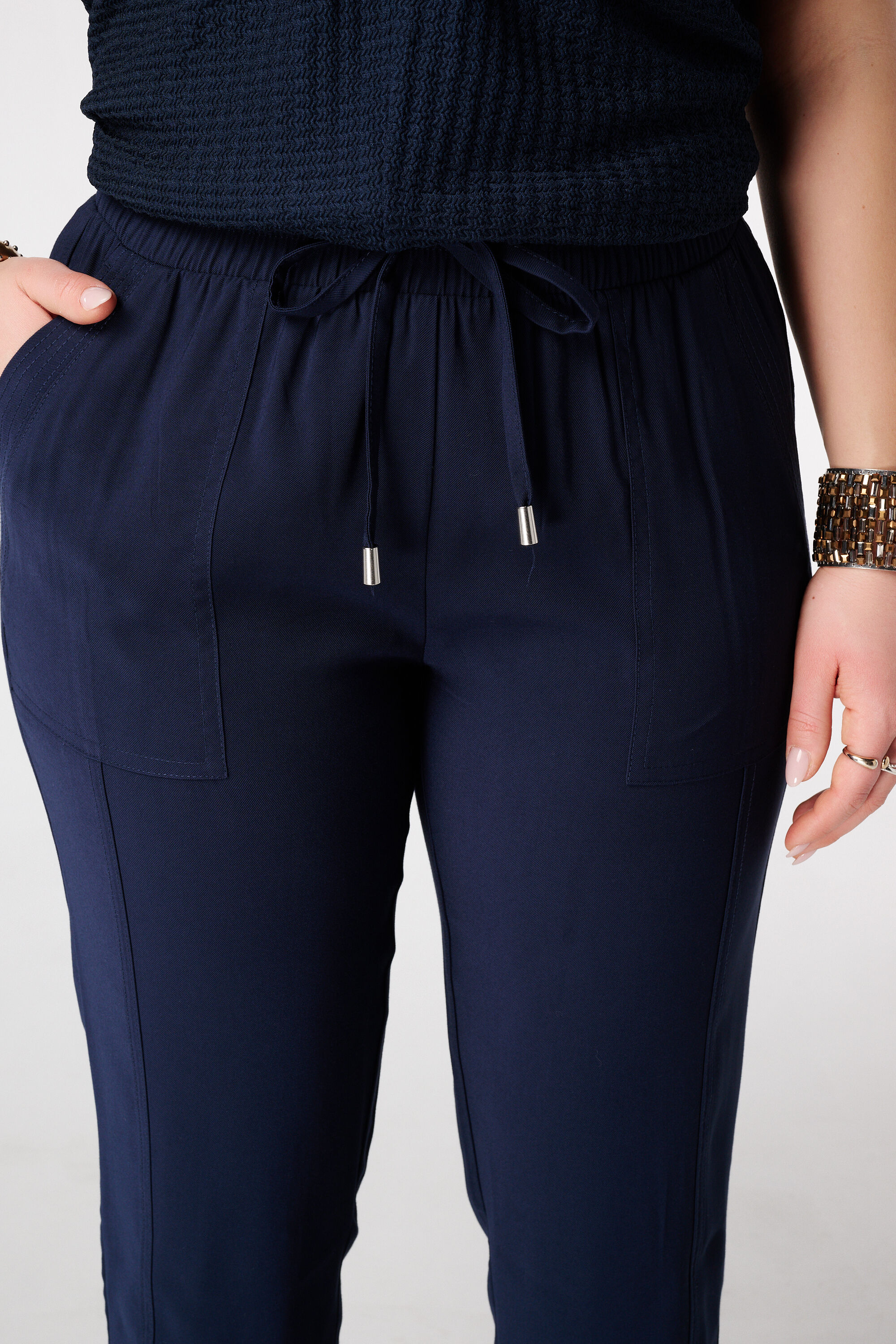 Pantal&oacute;n con cintura el&aacute;stica image number 4