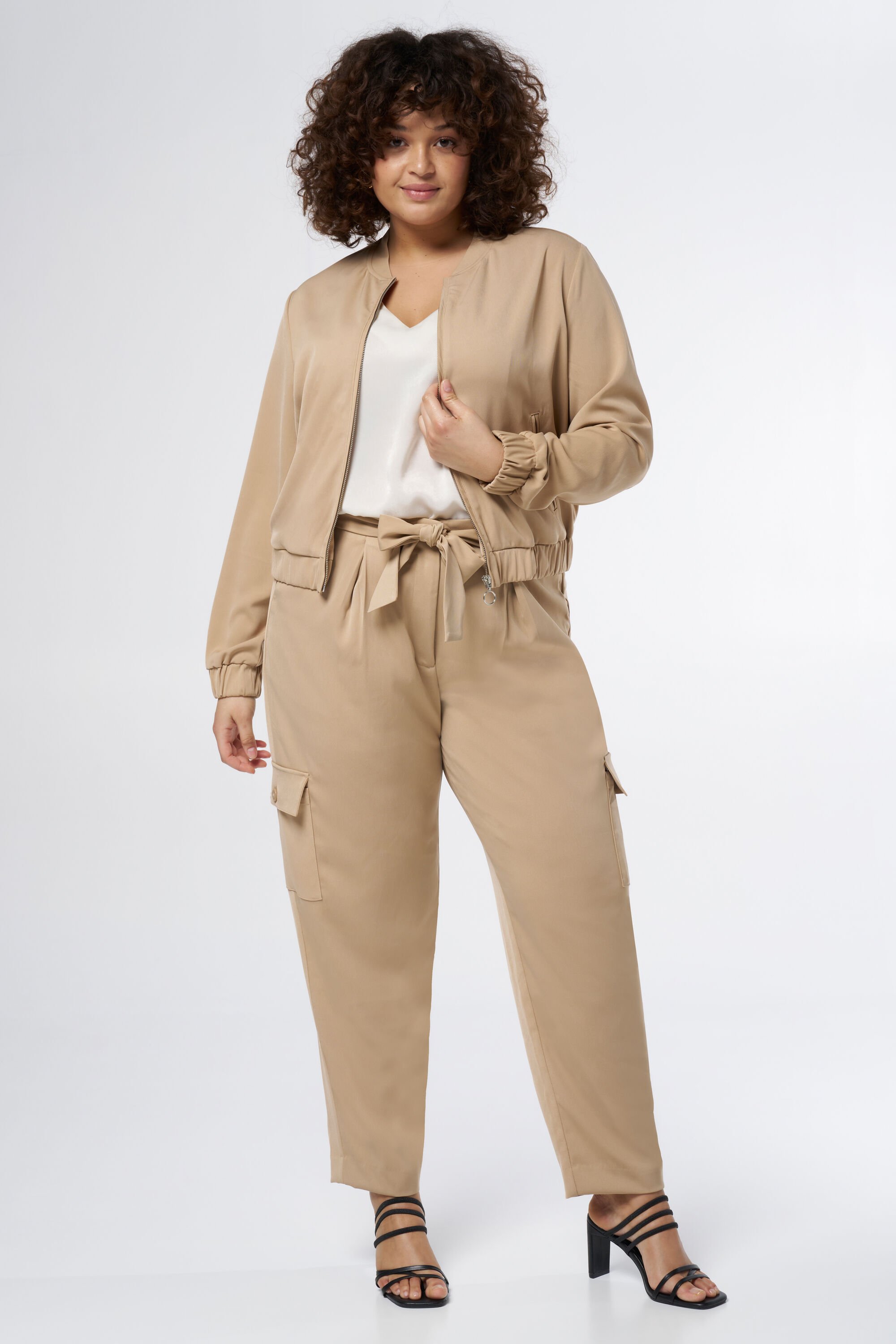 Chaqueta bomber con bolsillos image number 5