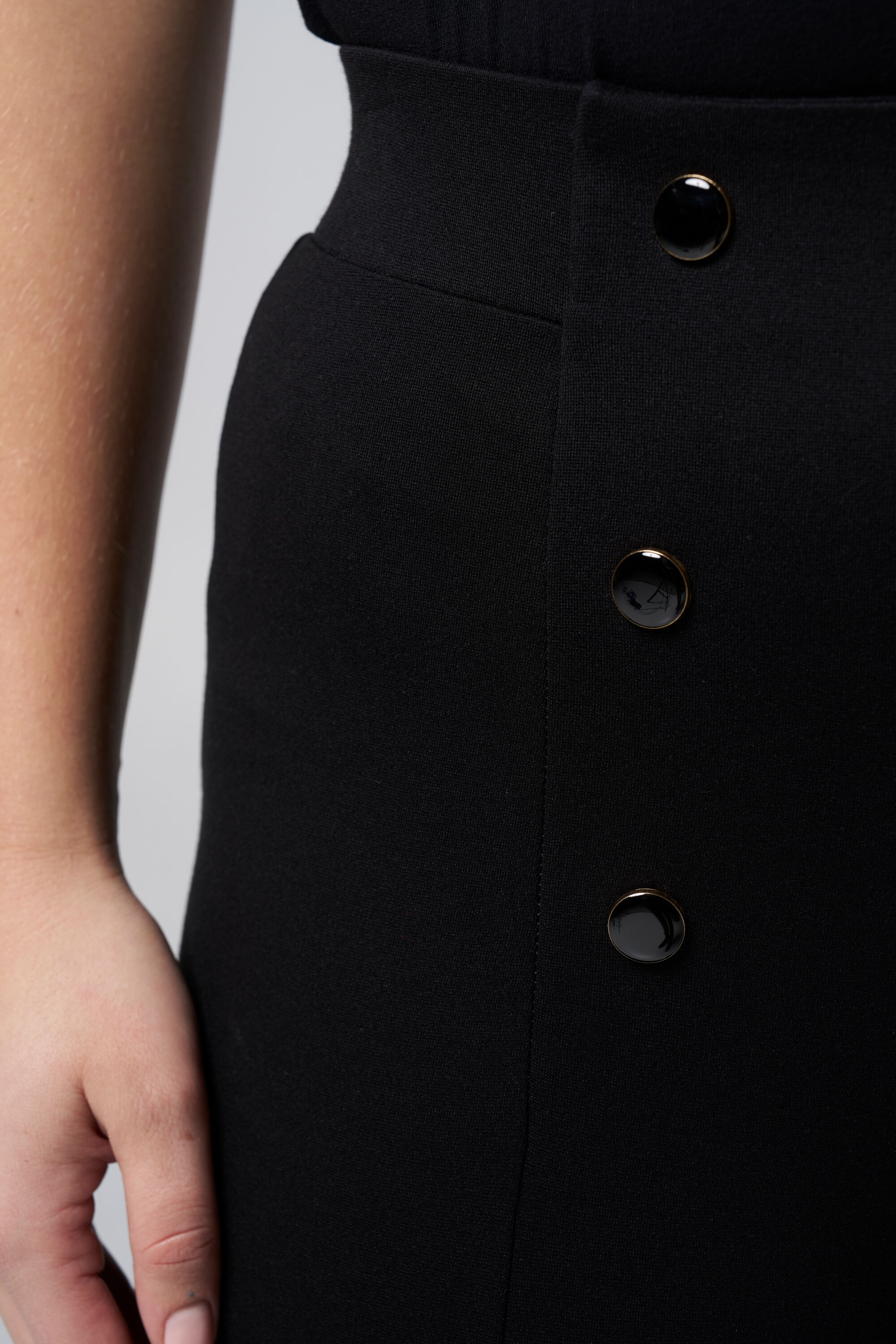 Tregging con botones dorados image number 4