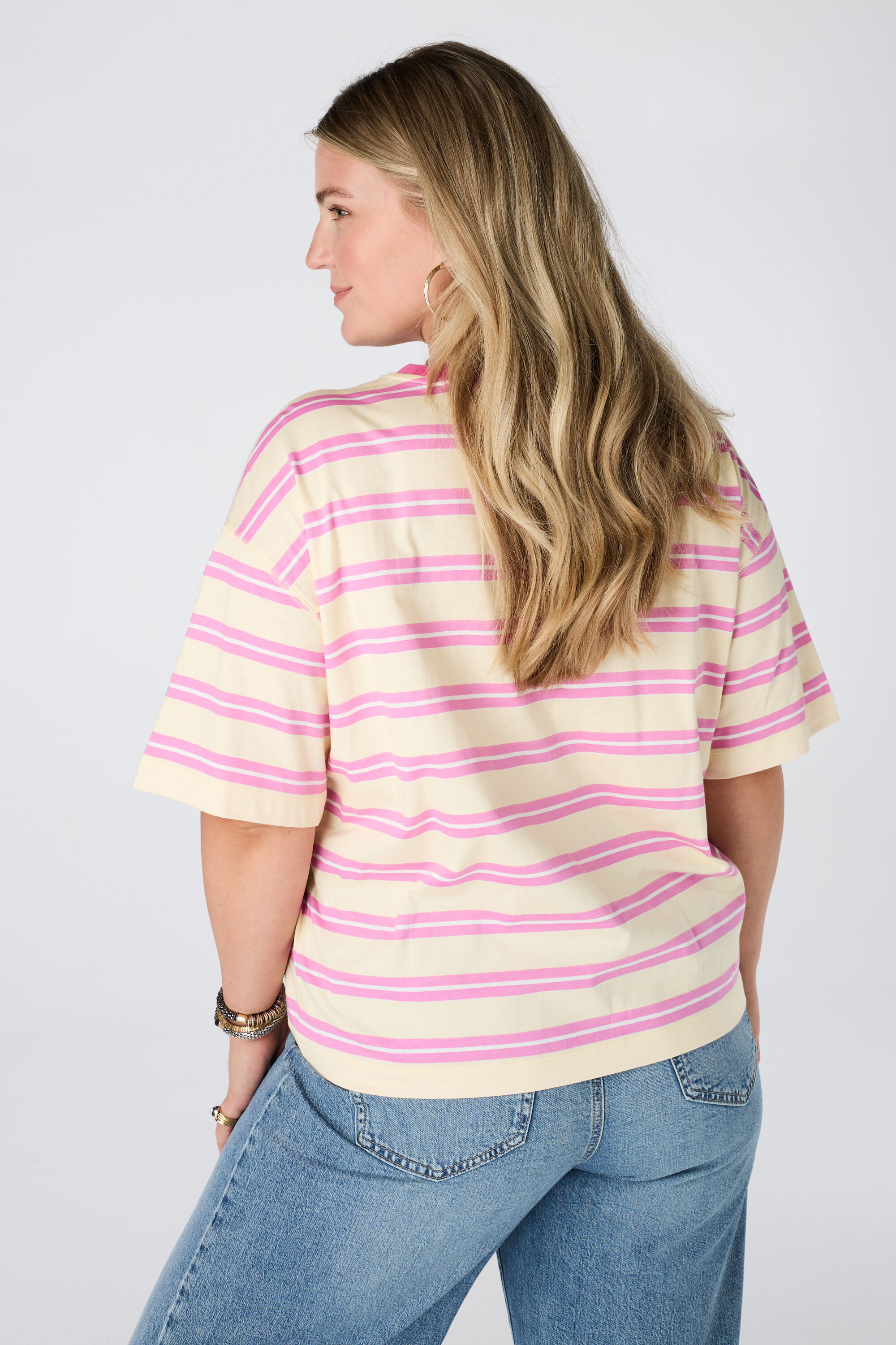 Camiseta de rayas con texto image number 1