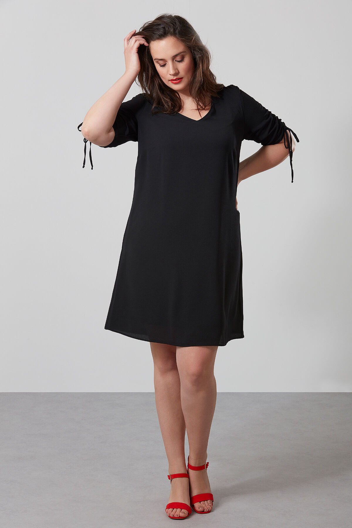 Vestido de color liso con cord&oacute;n image number 3