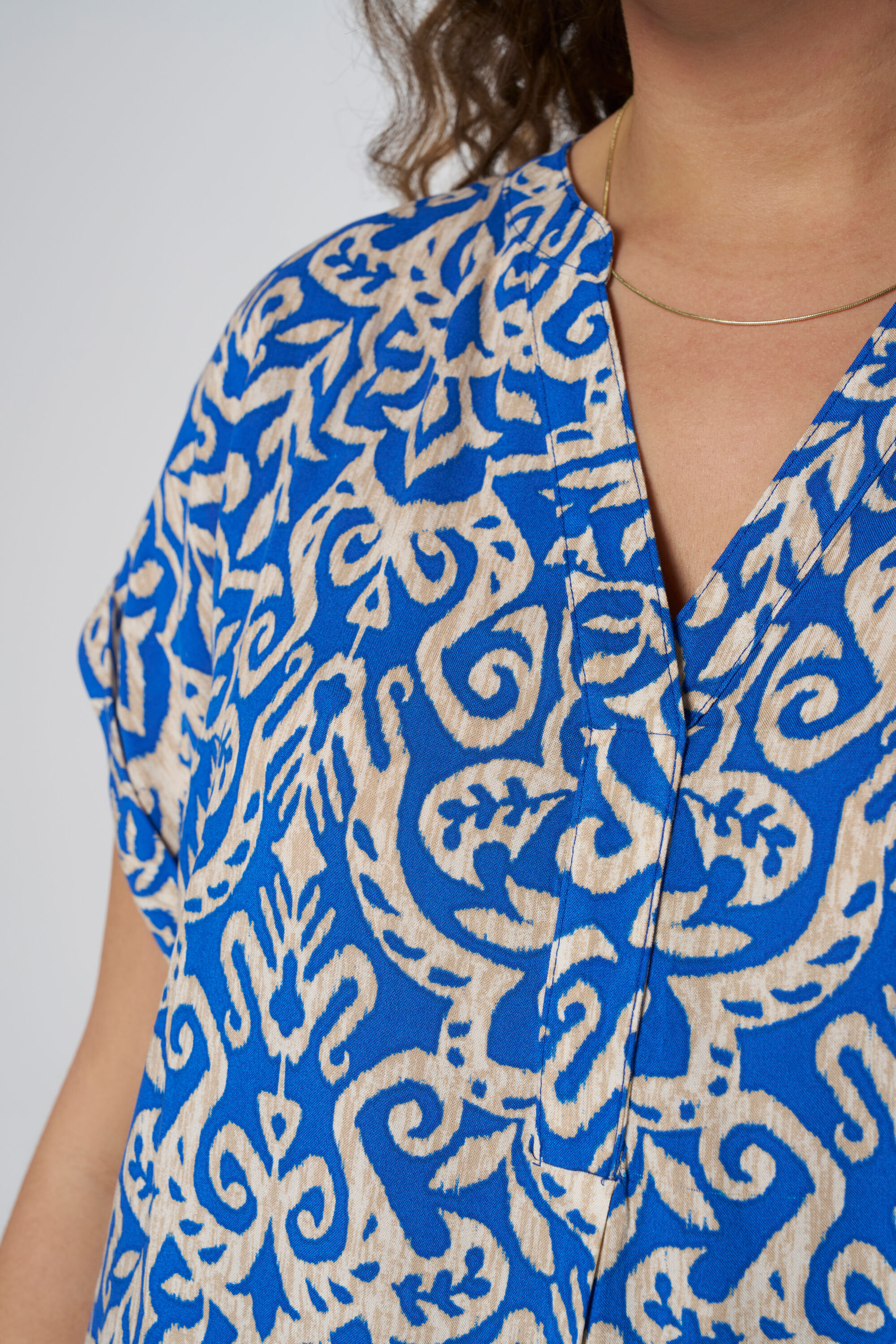 Vestido de corte holgado con estampado image number 4