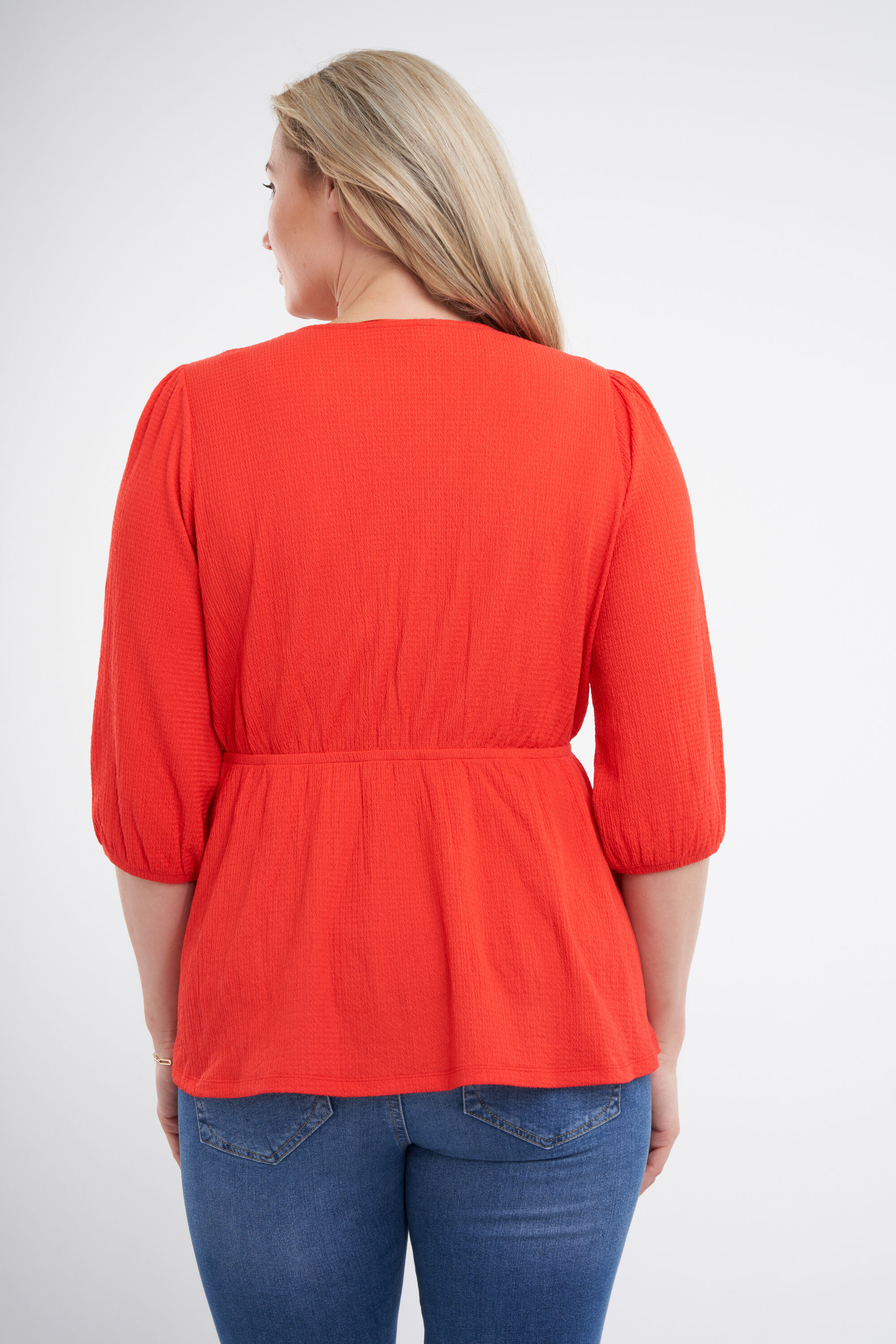 Top cruzado de tejido con textura image number 3