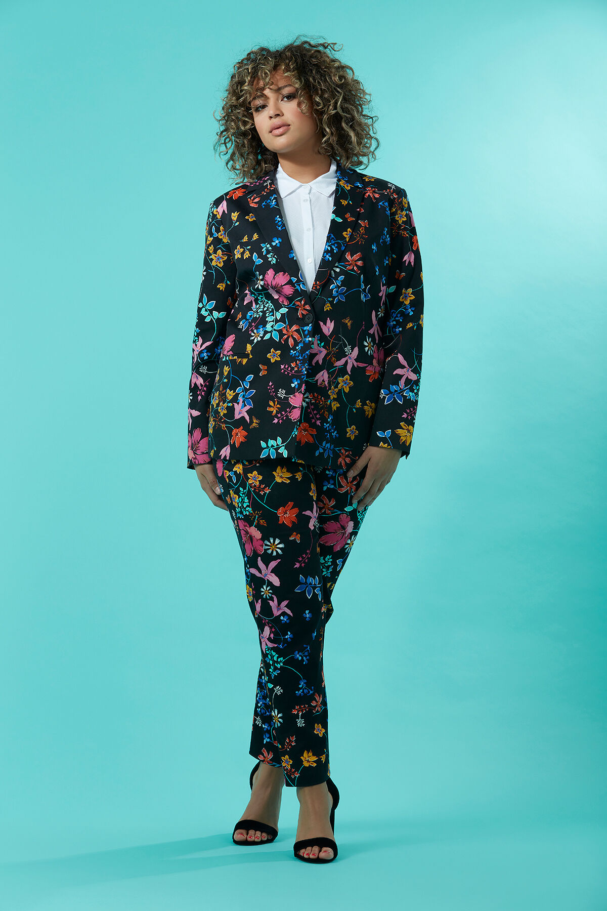 Blazer con estampado floral image number 4
