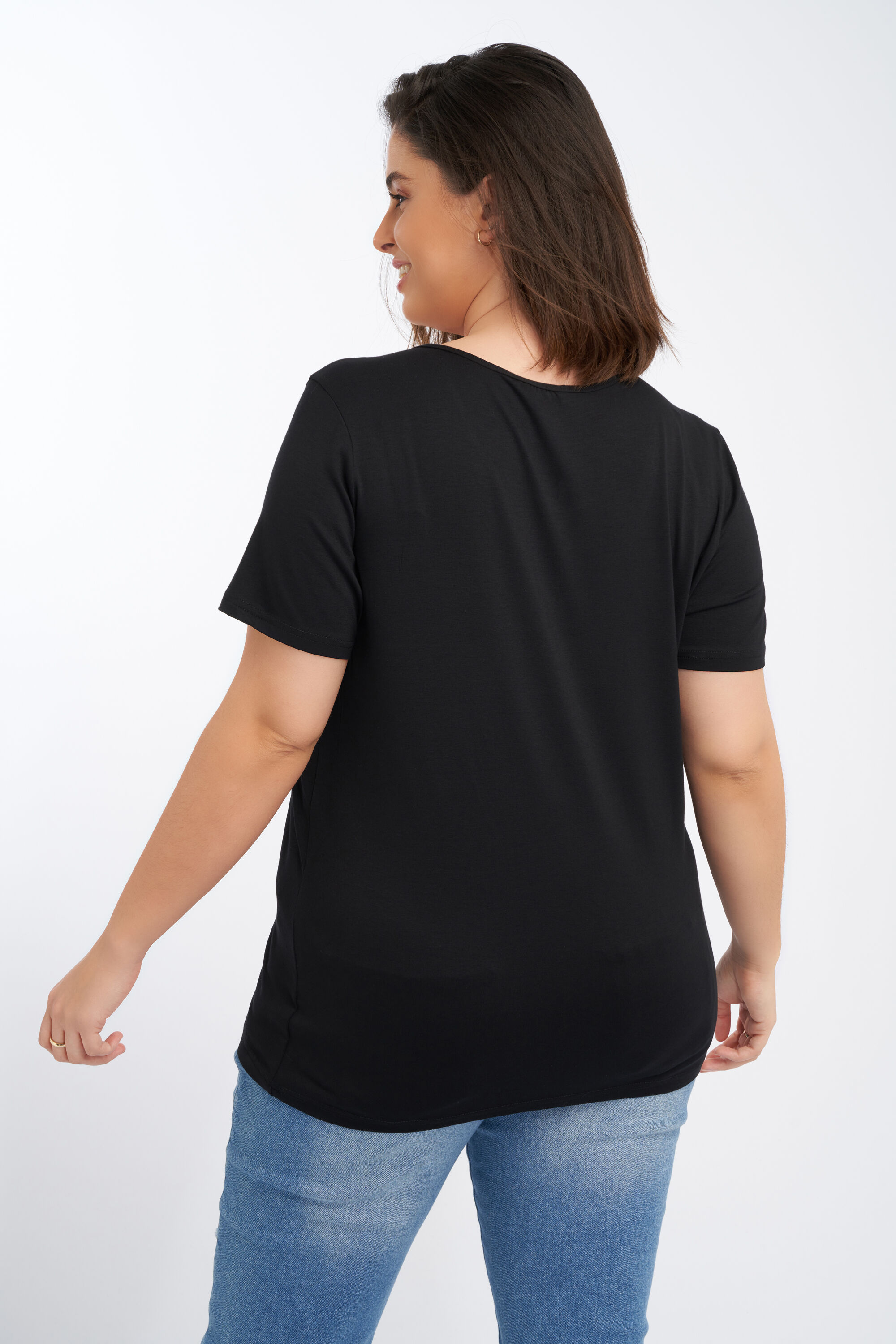 Pack de 2 camisetas con escote en V image number 3