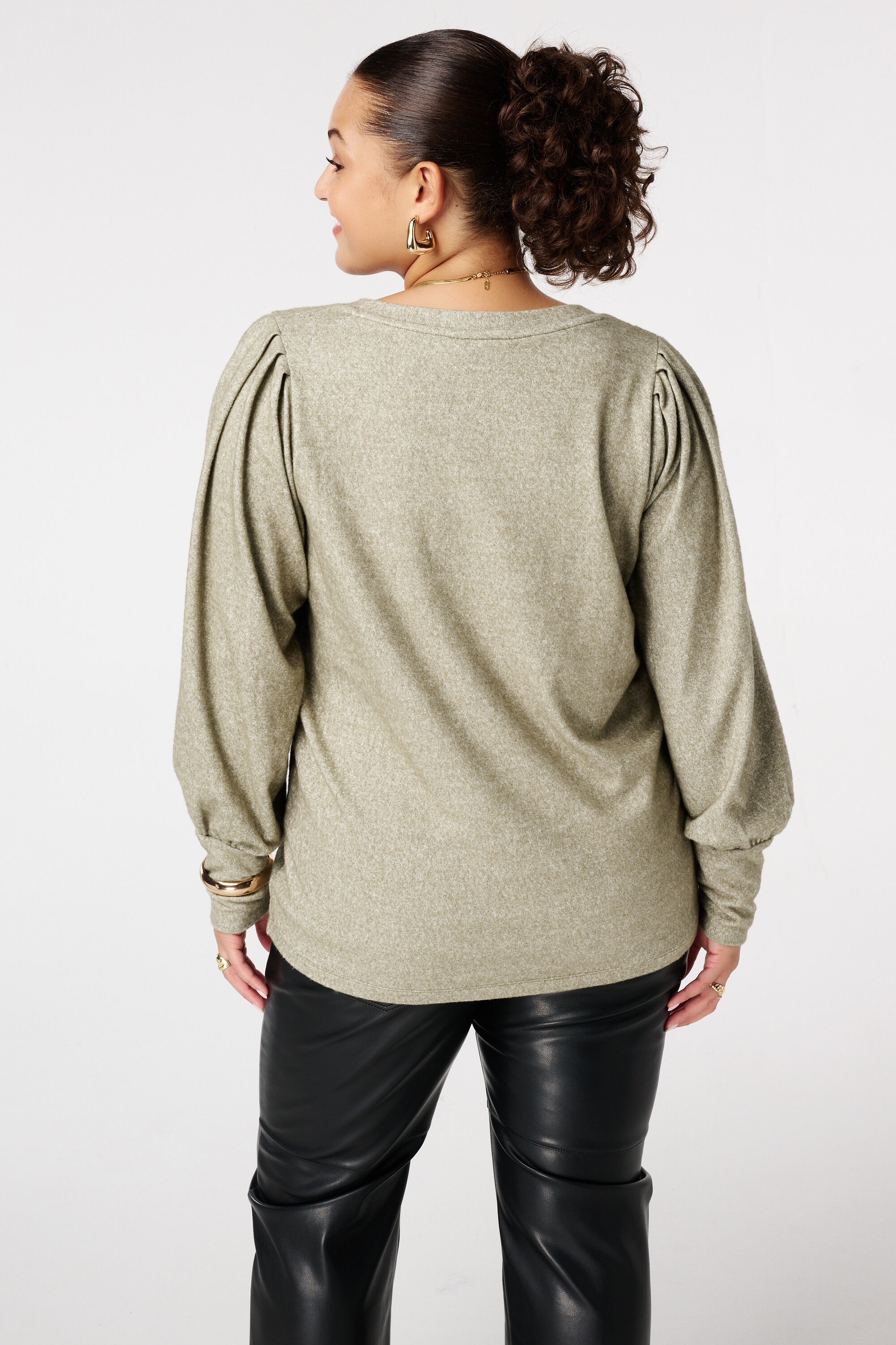 Jersey de punto fino con mangas abullonadas image number 3