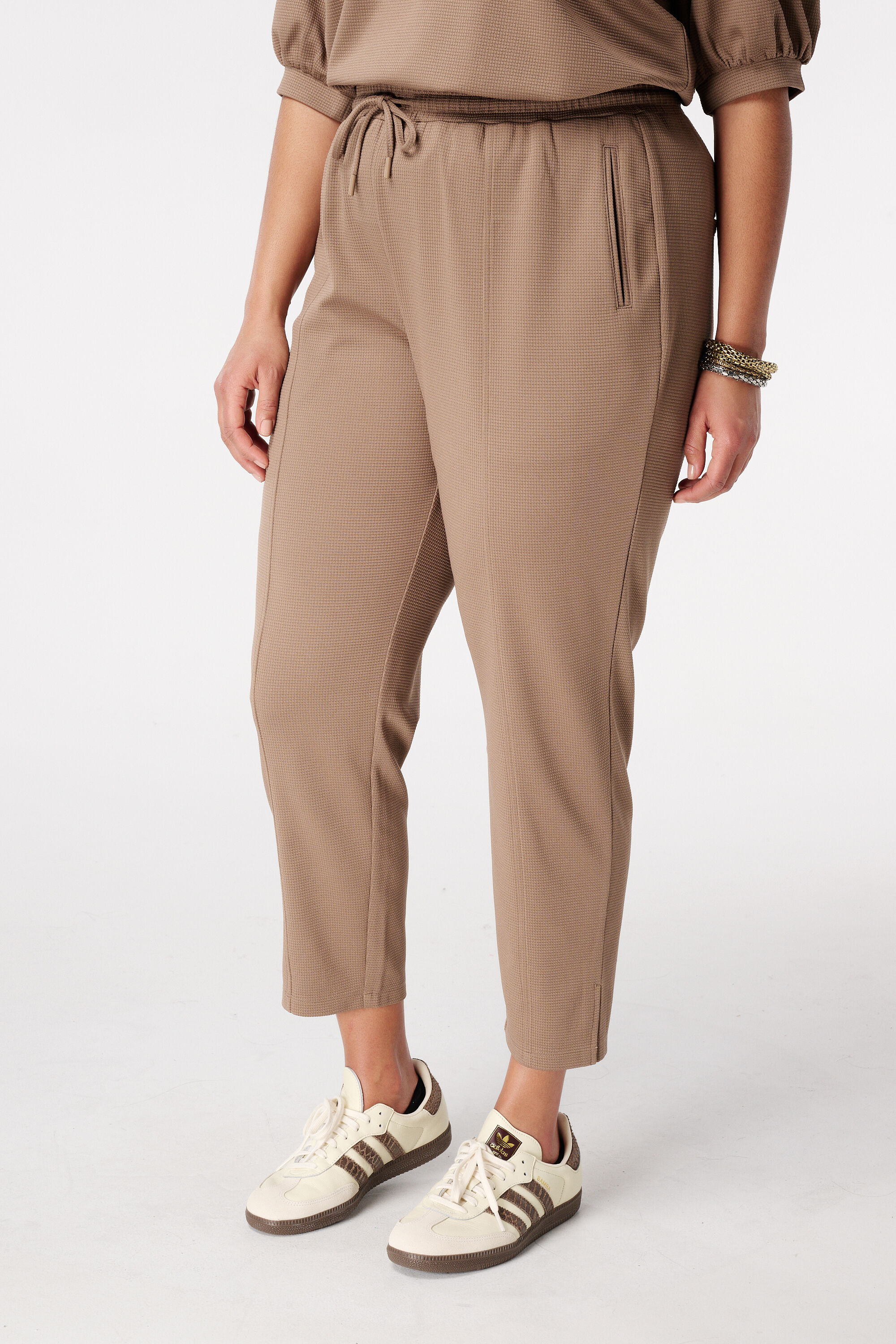 Pantalones con cord&oacute;n ajustable image number 5